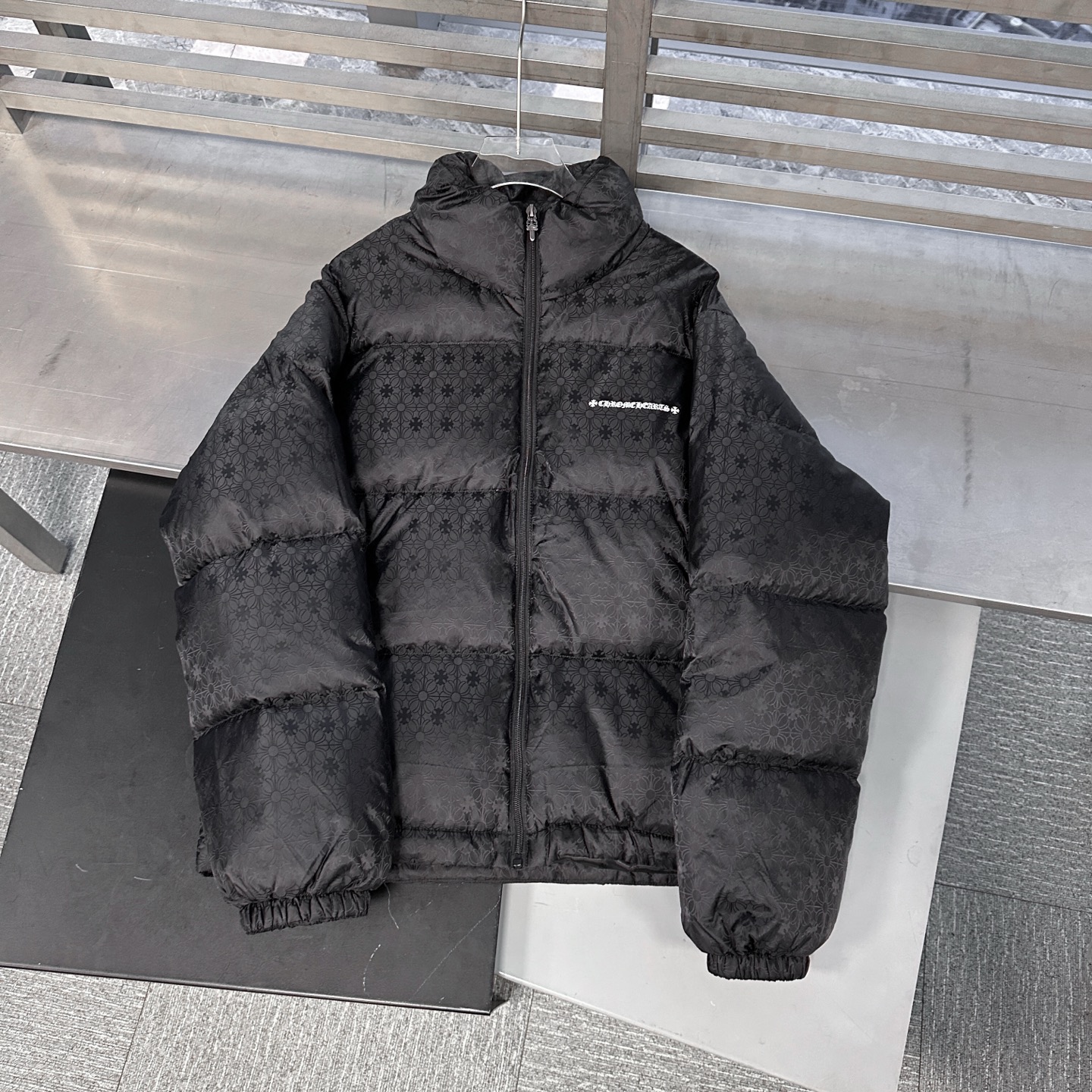 🌾克罗心 ｜ 新款羽绒服，经典印花标，定织品牌提花面料，90%白鹅绒填充，休闲时尚，尺码sml