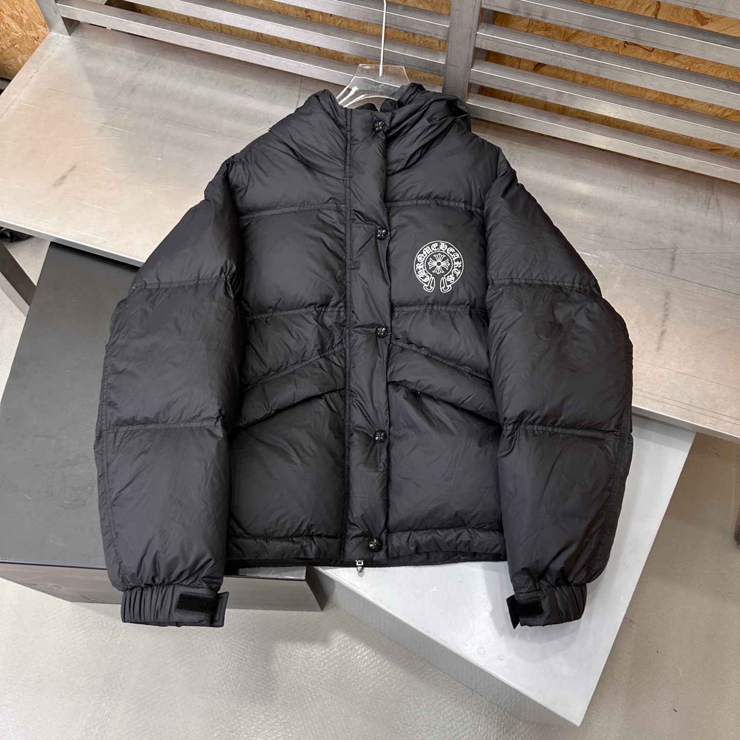 🌾克罗心 ｜ 新款羽绒服，经典印花标，经典结构款式，90白鹅绒填充，男女同款，尺码sml