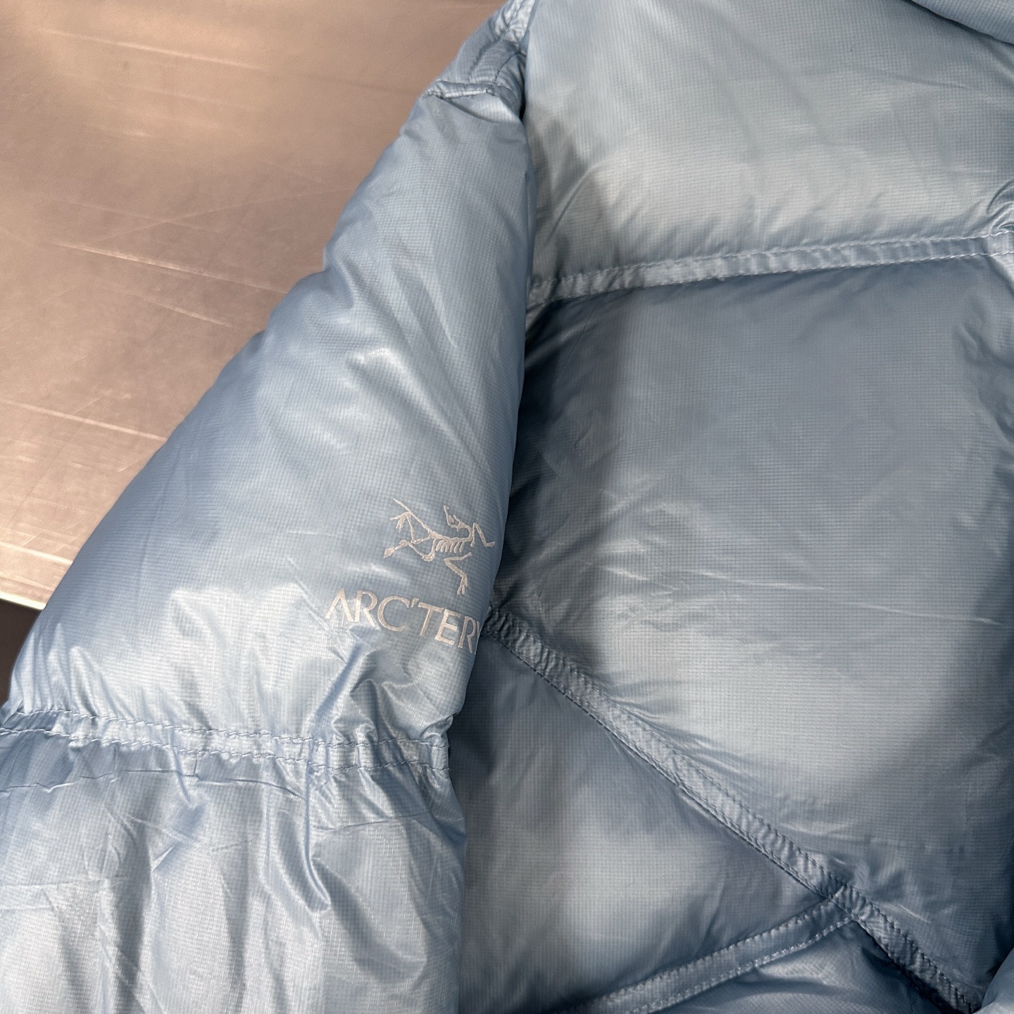 🌾鸟 ｜ 新款羽绒服，经典印花进口防脱印花材料，结构超薄面料高克重90白鹅绒，男女同款，尺码sml