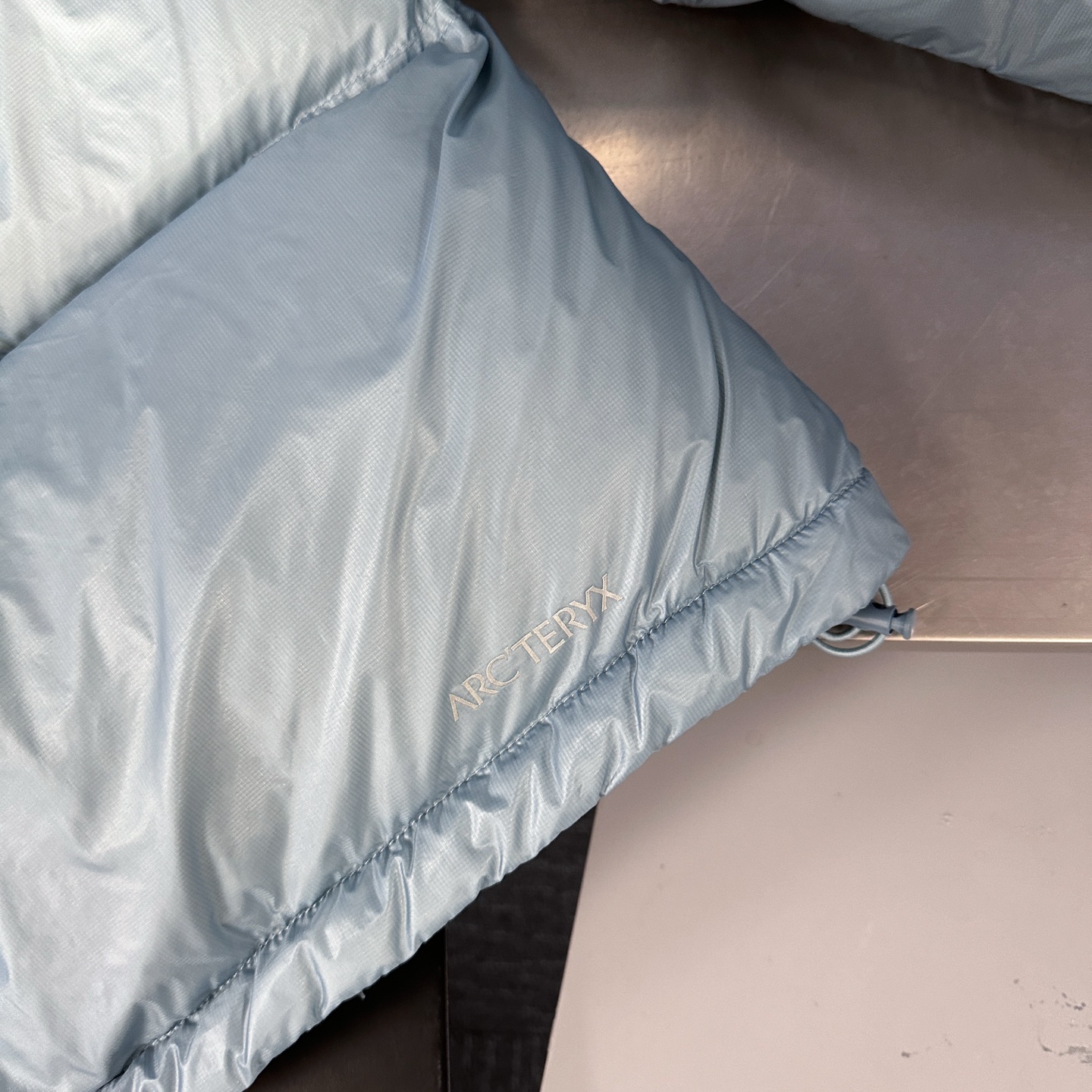 🌾鸟 ｜ 新款羽绒服，经典印花进口防脱印花材料，结构超薄面料高克重90白鹅绒，男女同款，尺码sml