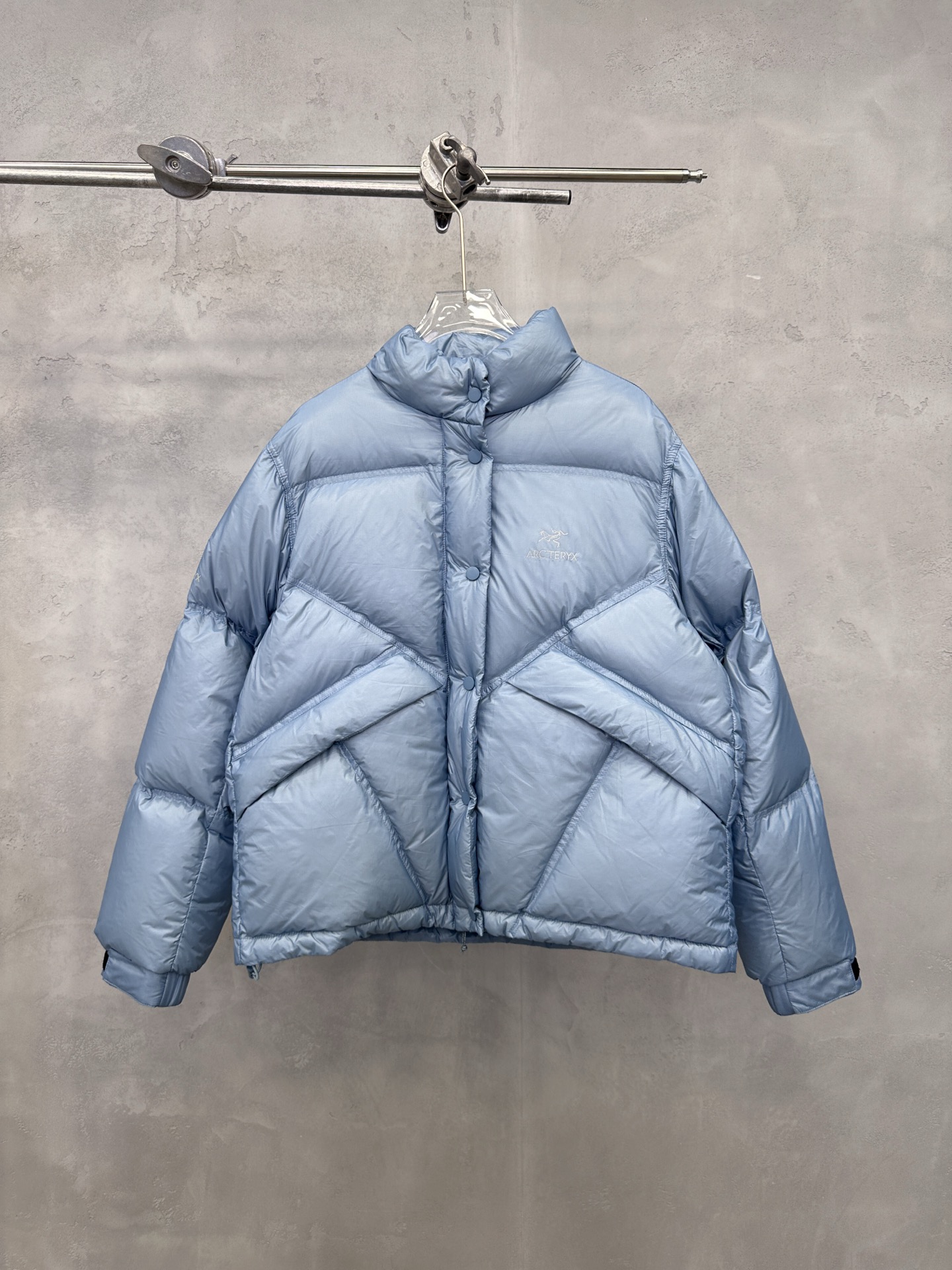 🌾鸟 ｜ 新款羽绒服，经典印花进口防脱印花材料，结构超薄面料高克重90白鹅绒，男女同款，尺码sml