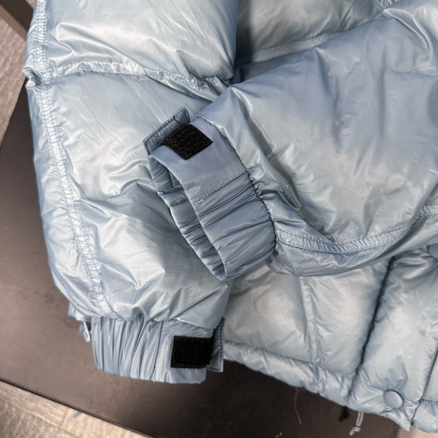 🌾鸟 ｜ 新款羽绒服，经典印花进口防脱印花材料，结构超薄面料高克重90白鹅绒，男女同款，尺码sml