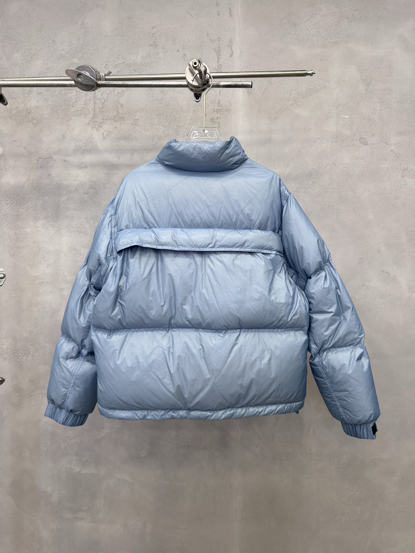 🌾鸟 ｜ 新款羽绒服，经典印花进口防脱印花材料，结构超薄面料高克重90白鹅绒，男女同款，尺码sml