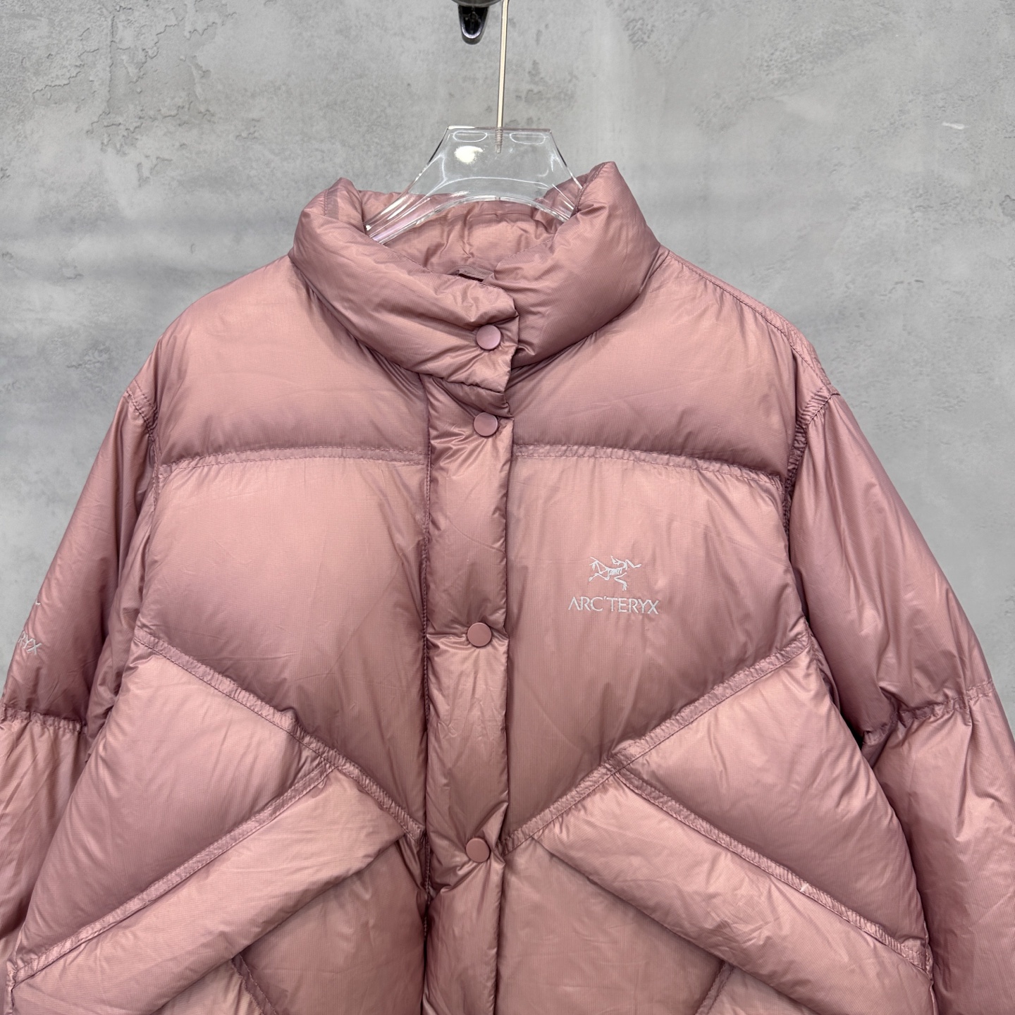 🌾鸟 ｜ 新款羽绒服，经典印花进口防脱印花材料，结构超薄面料高克重90白鹅绒，男女同款，尺码sml