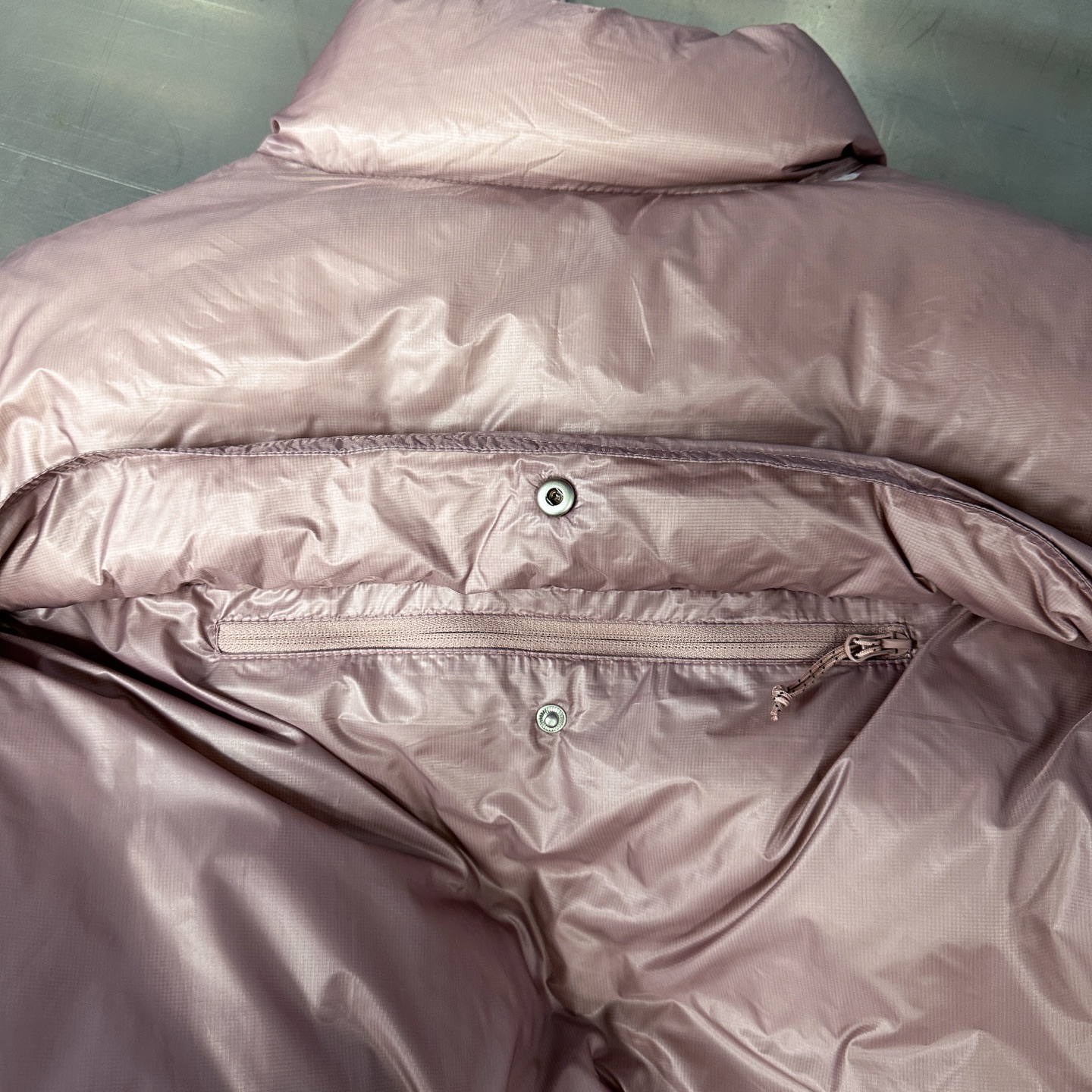 🌾鸟 ｜ 新款羽绒服，经典印花进口防脱印花材料，结构超薄面料高克重90白鹅绒，男女同款，尺码sml