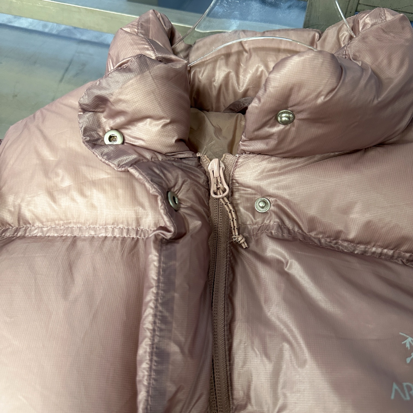 🌾鸟 ｜ 新款羽绒服，经典印花进口防脱印花材料，结构超薄面料高克重90白鹅绒，男女同款，尺码sml