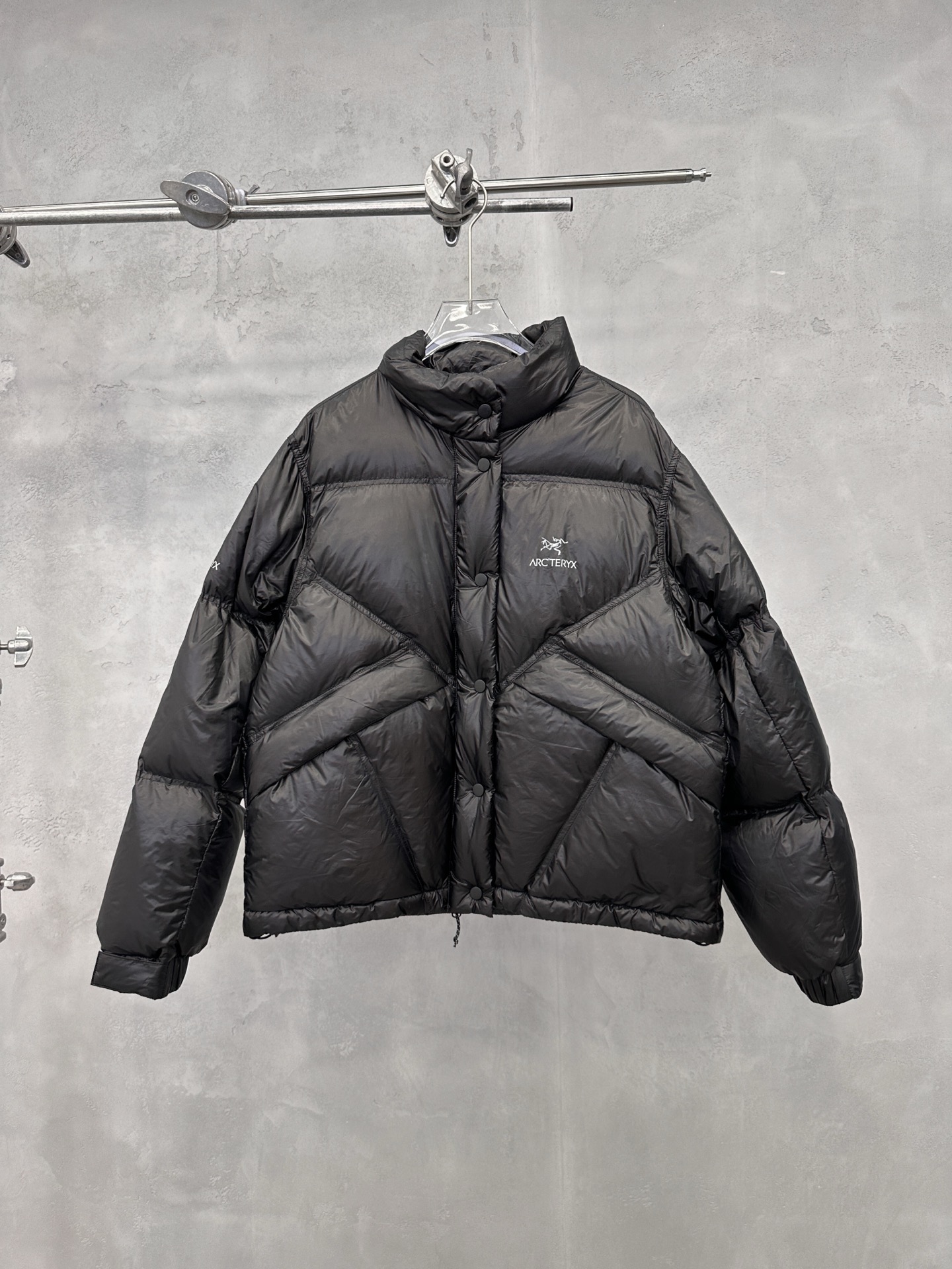 🌾鸟 ｜ 新款羽绒服，经典印花进口防脱印花材料，结构超薄面料高克重90白鹅绒，男女同款，尺码sml