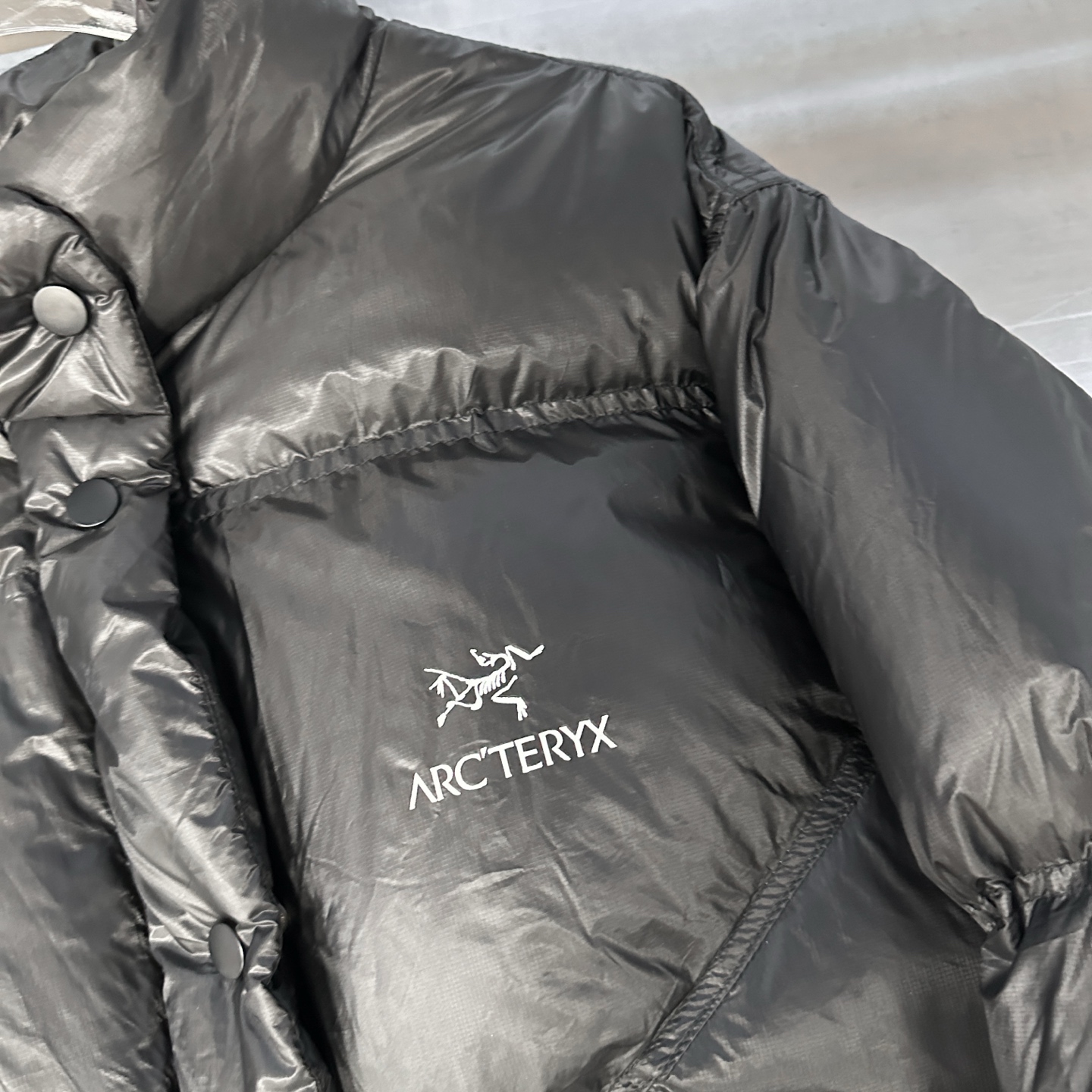 🌾鸟 ｜ 新款羽绒服，经典印花进口防脱印花材料，结构超薄面料高克重90白鹅绒，男女同款，尺码sml