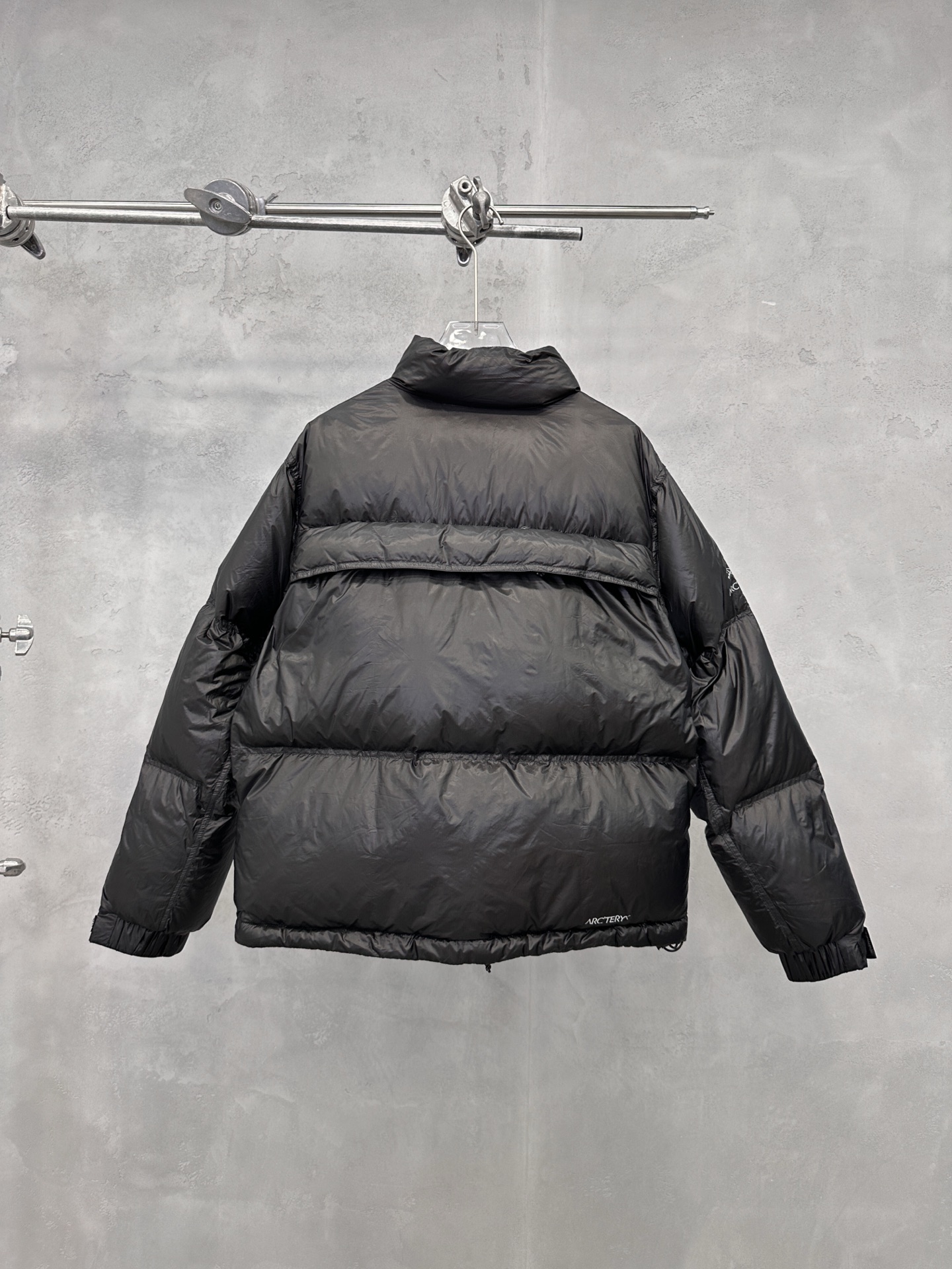 🌾鸟 ｜ 新款羽绒服，经典印花进口防脱印花材料，结构超薄面料高克重90白鹅绒，男女同款，尺码sml