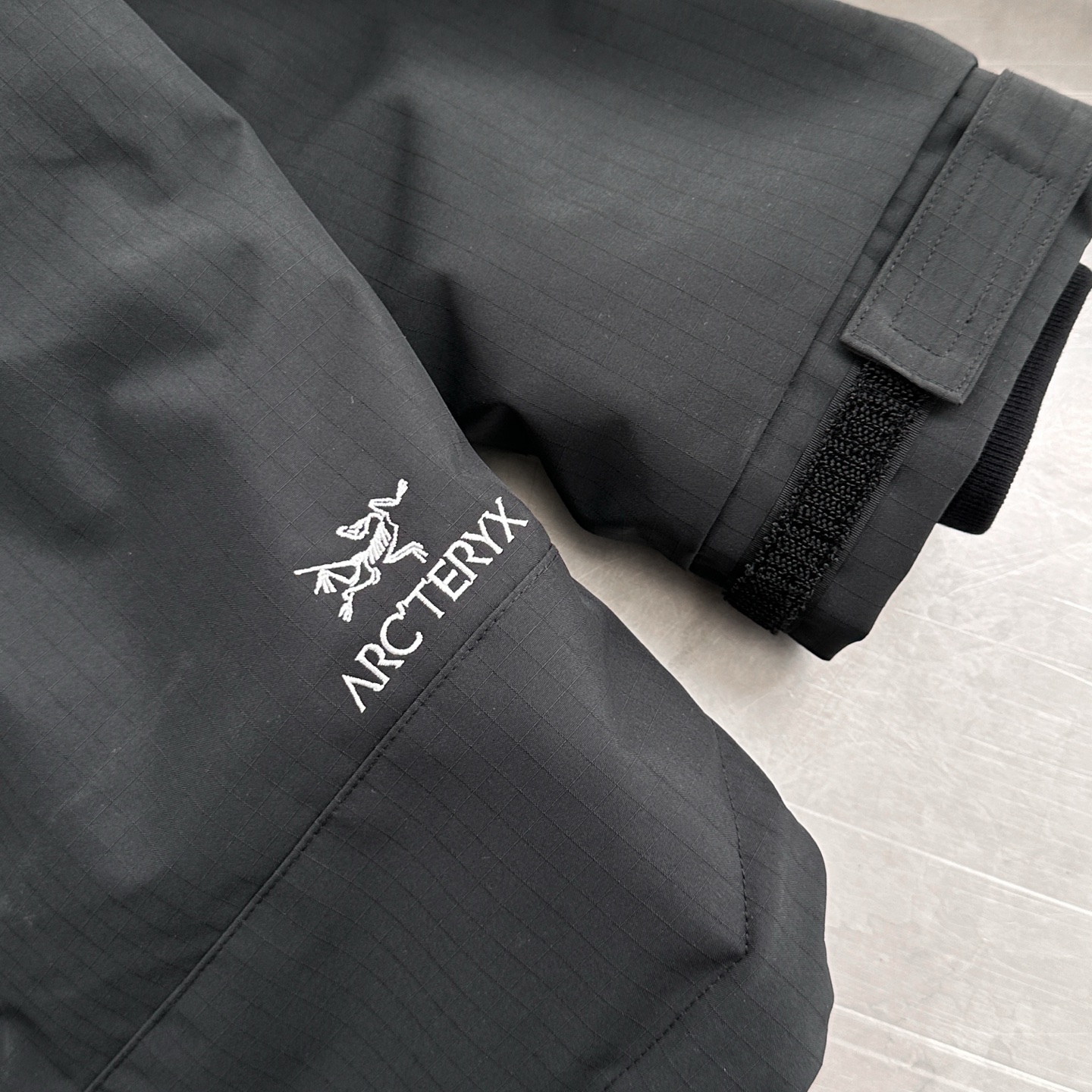 🌾鸟 ｜ 新款羽绒服，经典刺绣标，高密格子户外梭织面料，90白鹅绒填充，男女同款，尺码sml