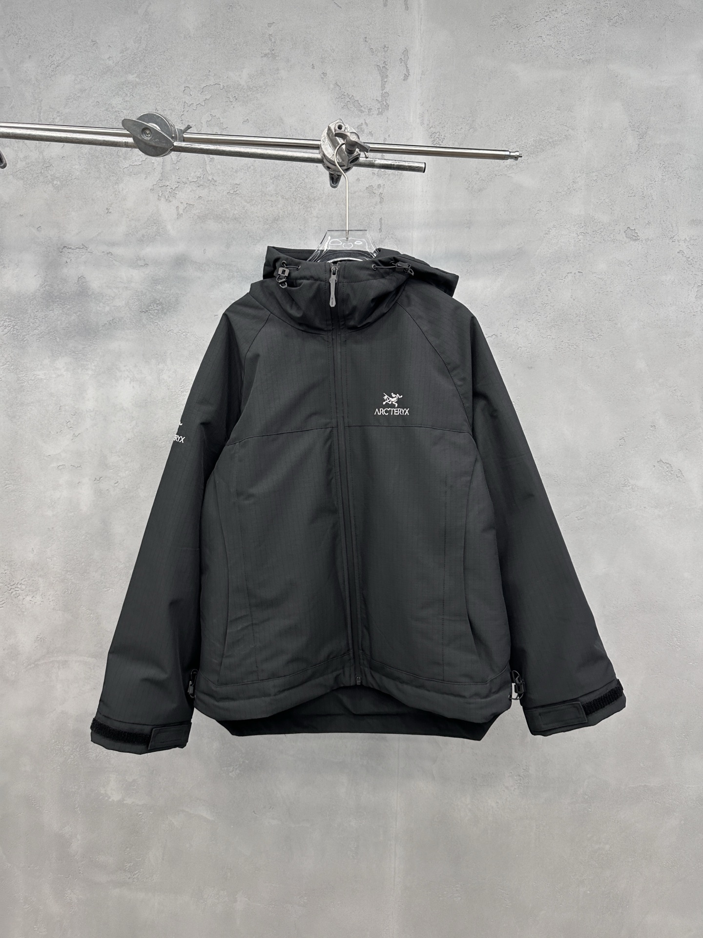 🌾鸟 ｜ 新款羽绒服，经典刺绣标，高密格子户外梭织面料，90白鹅绒填充，男女同款，尺码sml