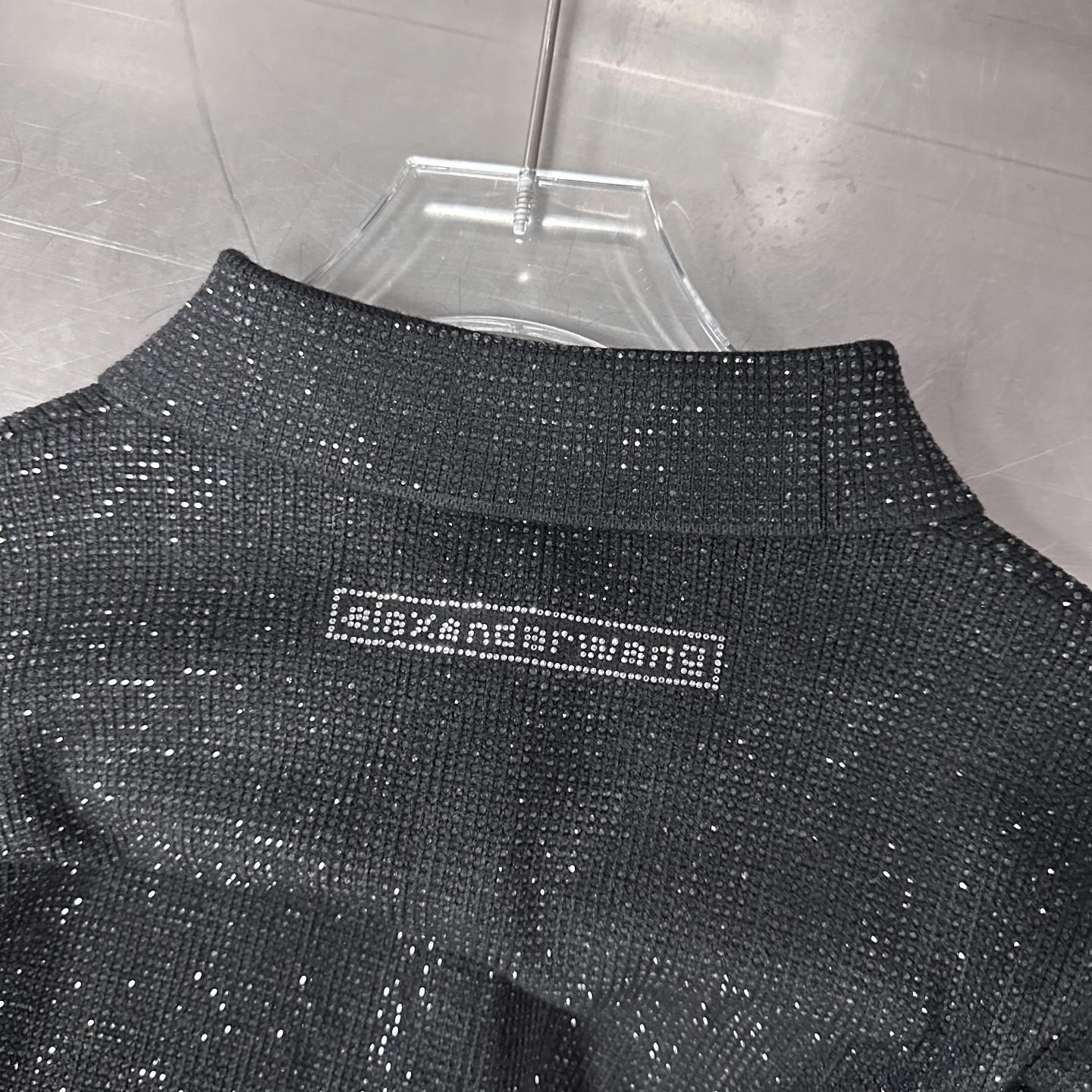 🌾大王 ｜ 新款羊毛开衫，成衣全身烫钻工艺，羊毛混纺经典开衫款式，休闲时尚，尺码sml