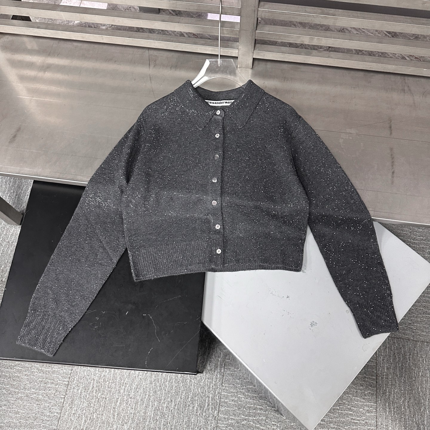 🌾大王 ｜ 新款羊毛开衫，成衣全身烫钻工艺，羊毛混纺经典开衫款式，休闲时尚，尺码sml