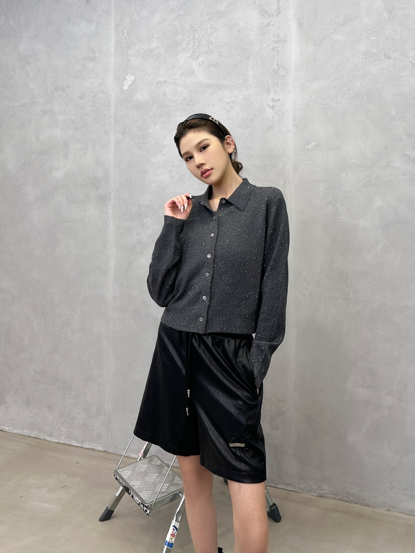 🌾大王 ｜ 新款羊毛开衫，成衣全身烫钻工艺，羊毛混纺经典开衫款式，休闲时尚，尺码sml