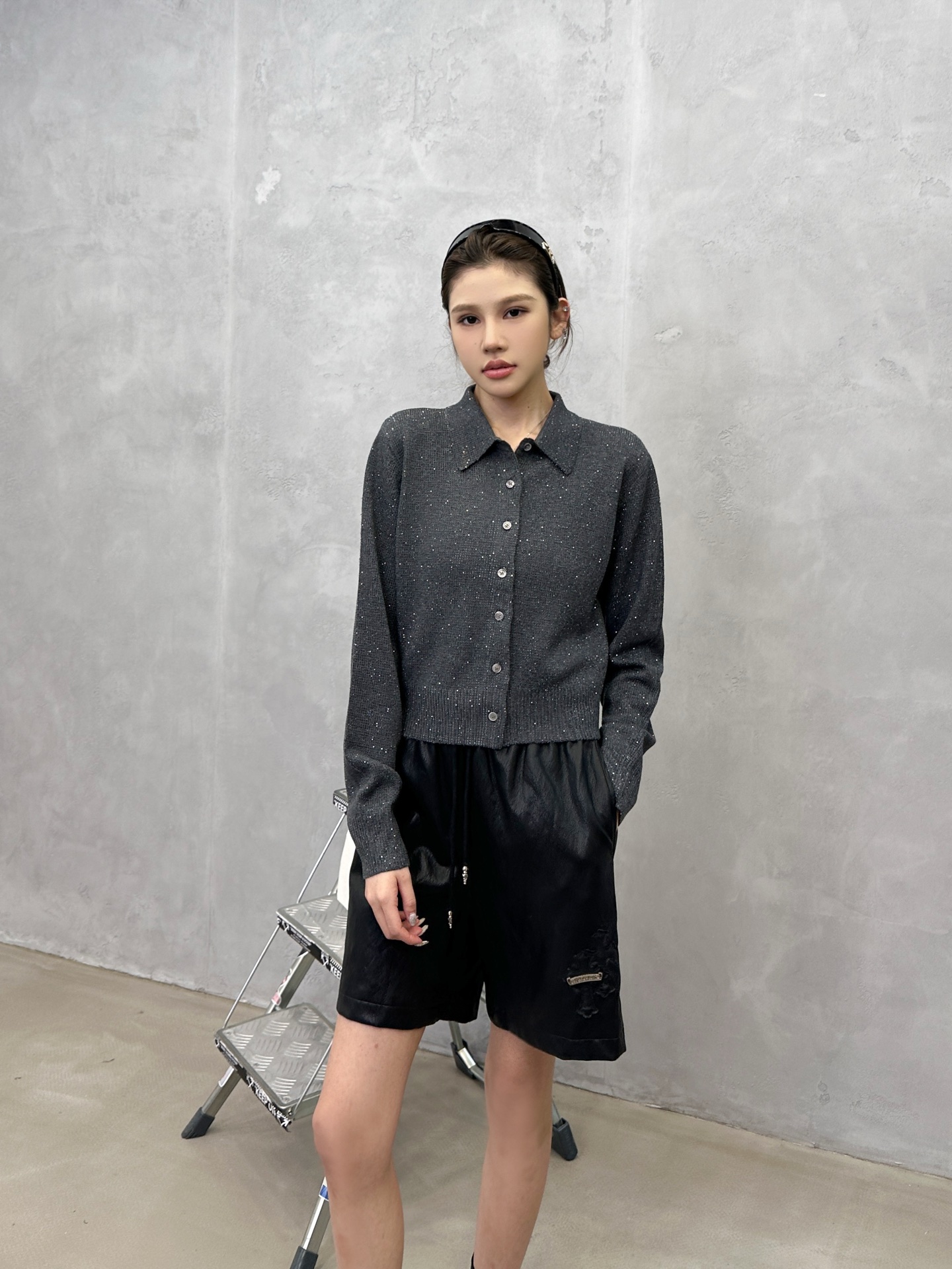 🌾大王 ｜ 新款羊毛开衫，成衣全身烫钻工艺，羊毛混纺经典开衫款式，休闲时尚，尺码sml