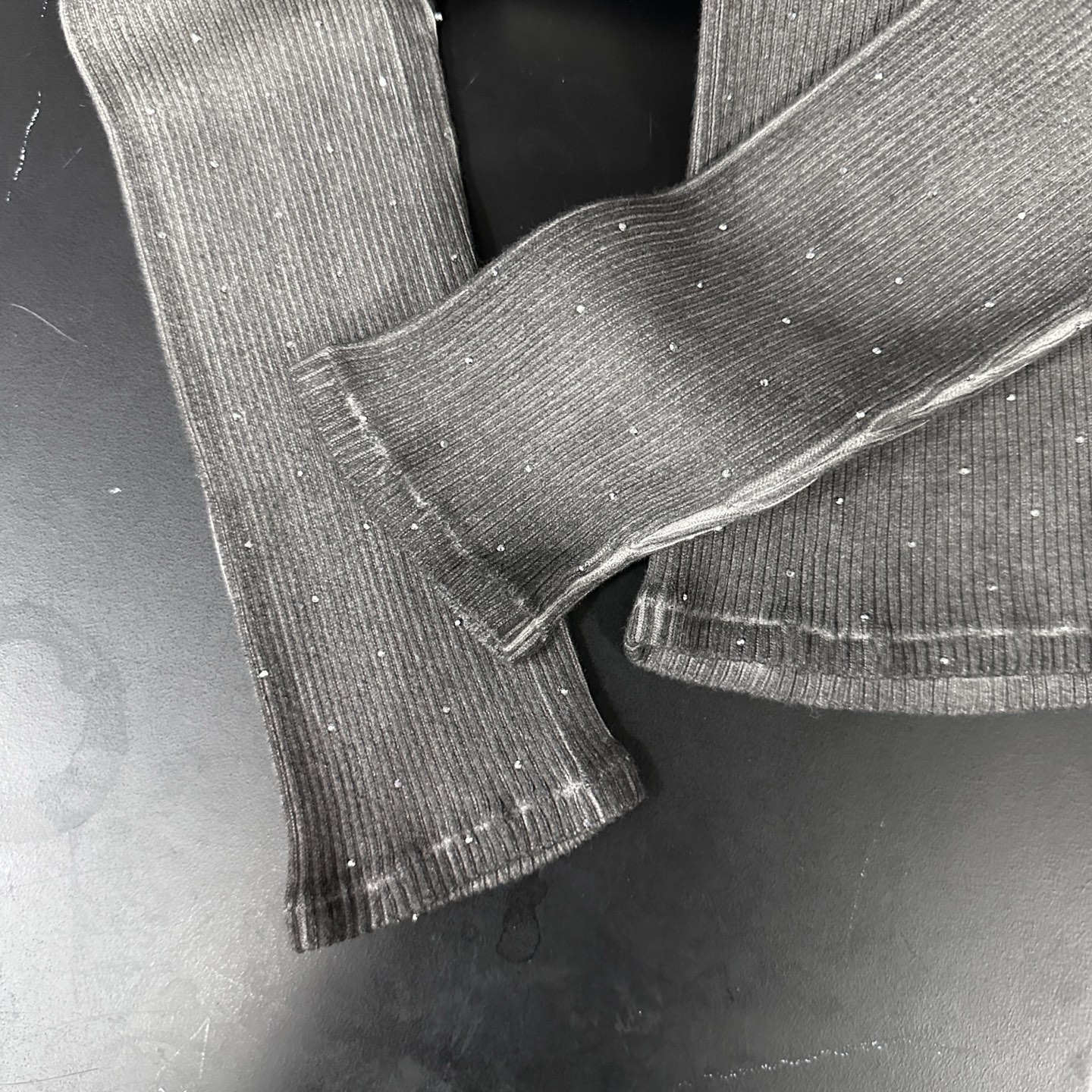 🌾克罗心 ｜ 新款打底毛衣，成衣洗水炒色加全身烫钻重工工艺，休闲时尚，尺码sml