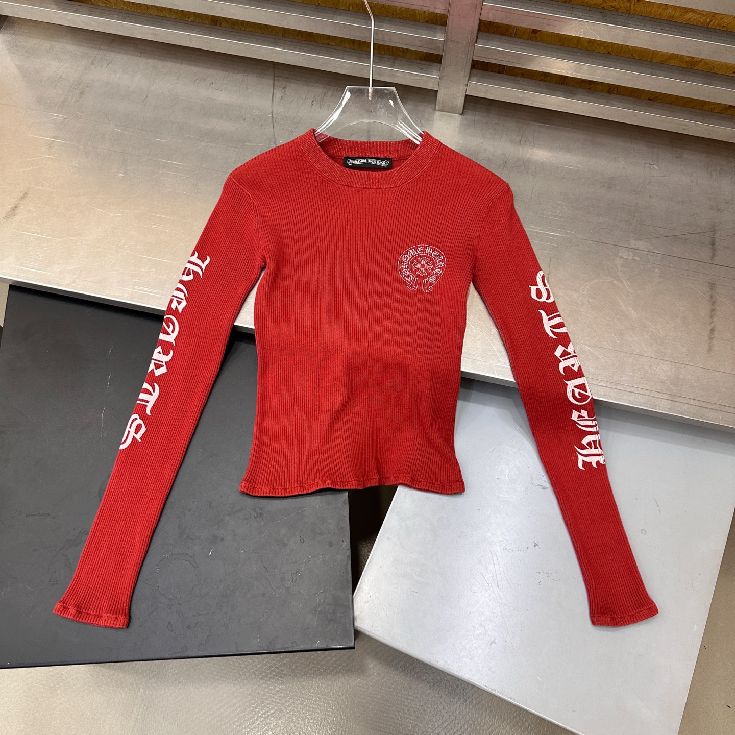 🌾克罗心 ｜ 新款毛织打底上衣，成衣洗水炒色加多处印花工艺，经典毛织长袖打底款式，尺码sml