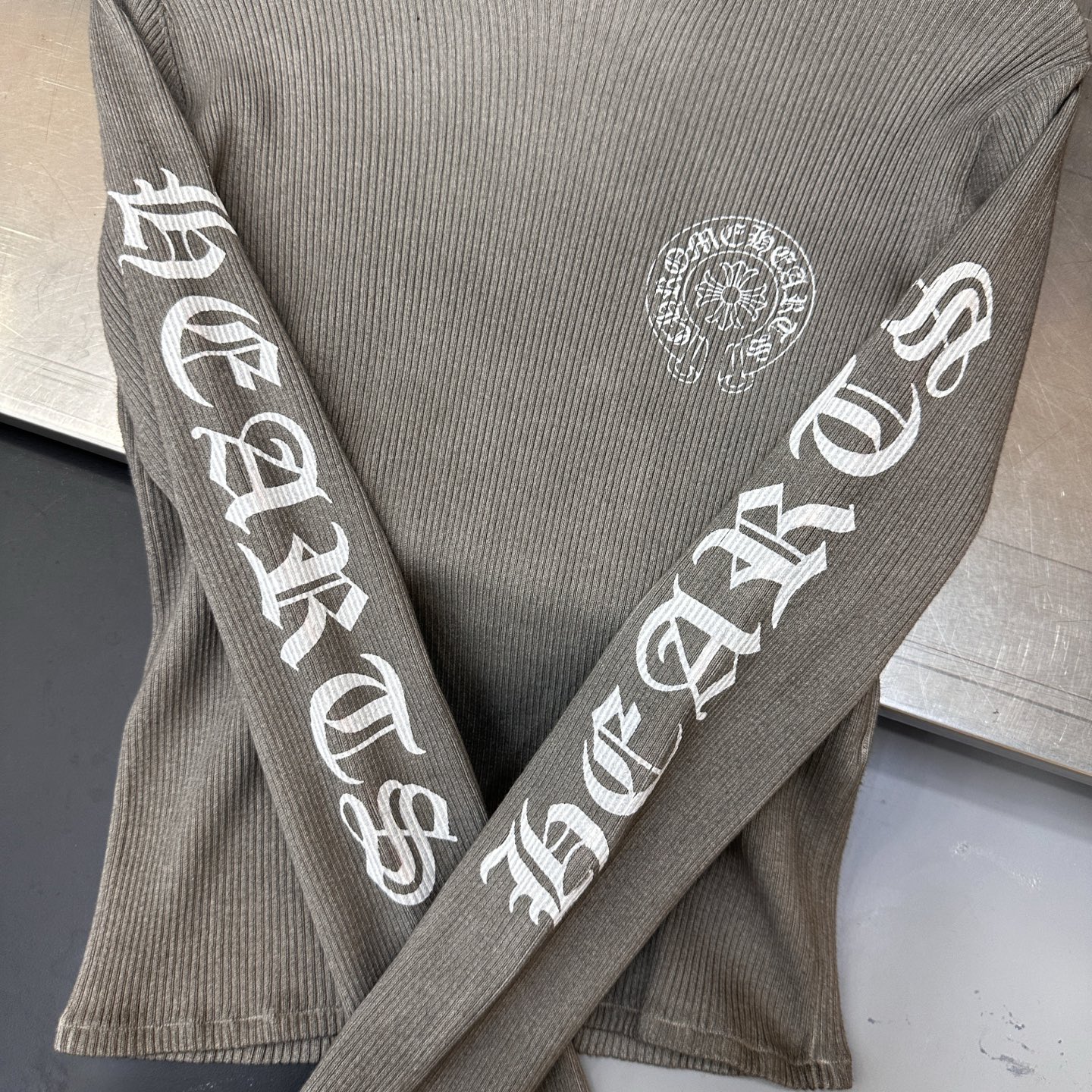 🌾克罗心 ｜ 新款毛织打底上衣，成衣洗水炒色加多处印花工艺，经典毛织长袖打底款式，尺码sml