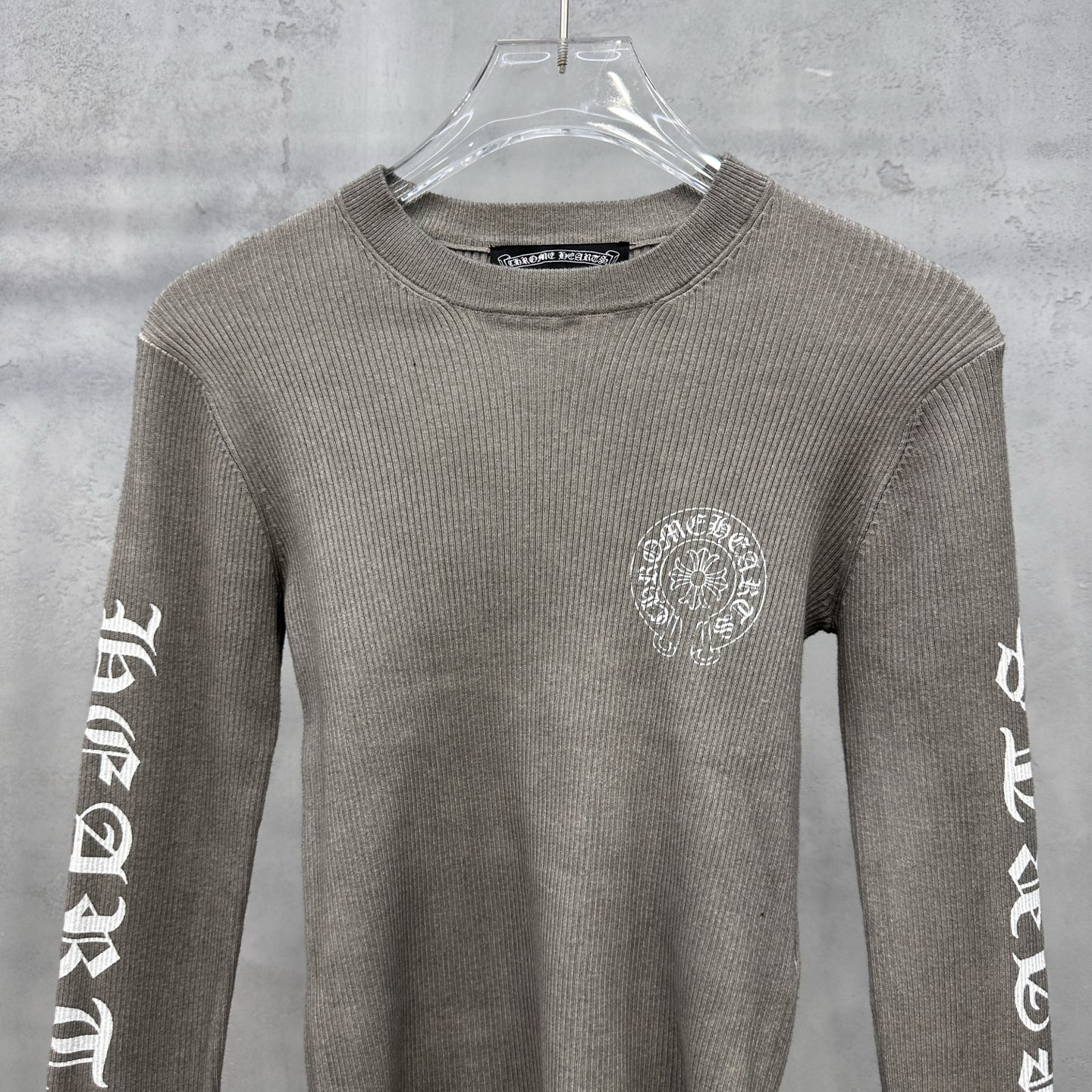 🌾克罗心 ｜ 新款毛织打底上衣，成衣洗水炒色加多处印花工艺，经典毛织长袖打底款式，尺码sml