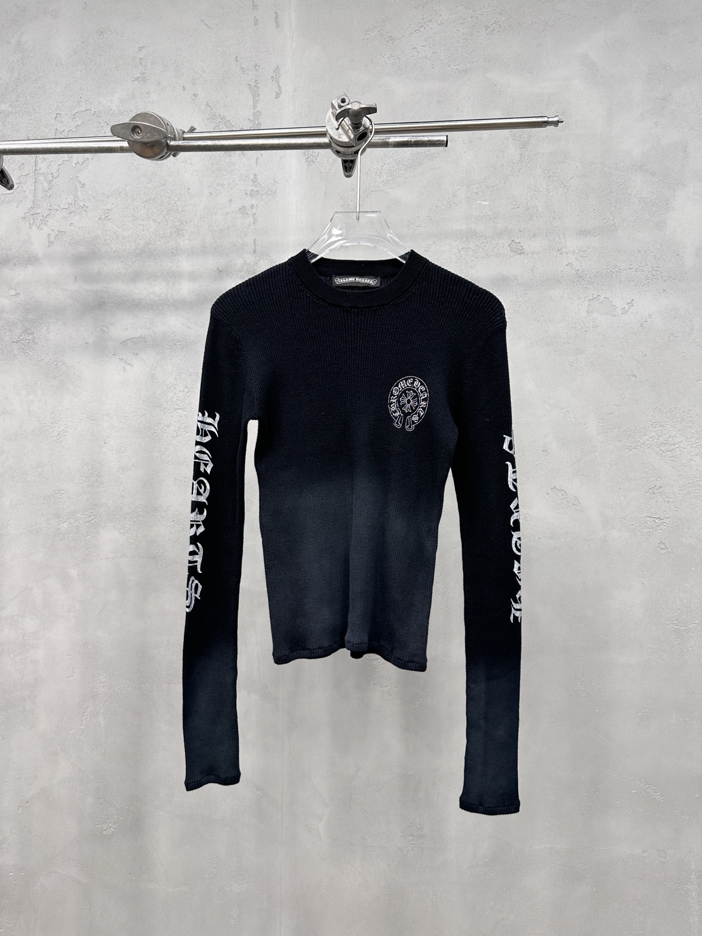 🌾克罗心 ｜ 新款毛织打底上衣，成衣洗水炒色加多处印花工艺，经典毛织长袖打底款式，尺码sml