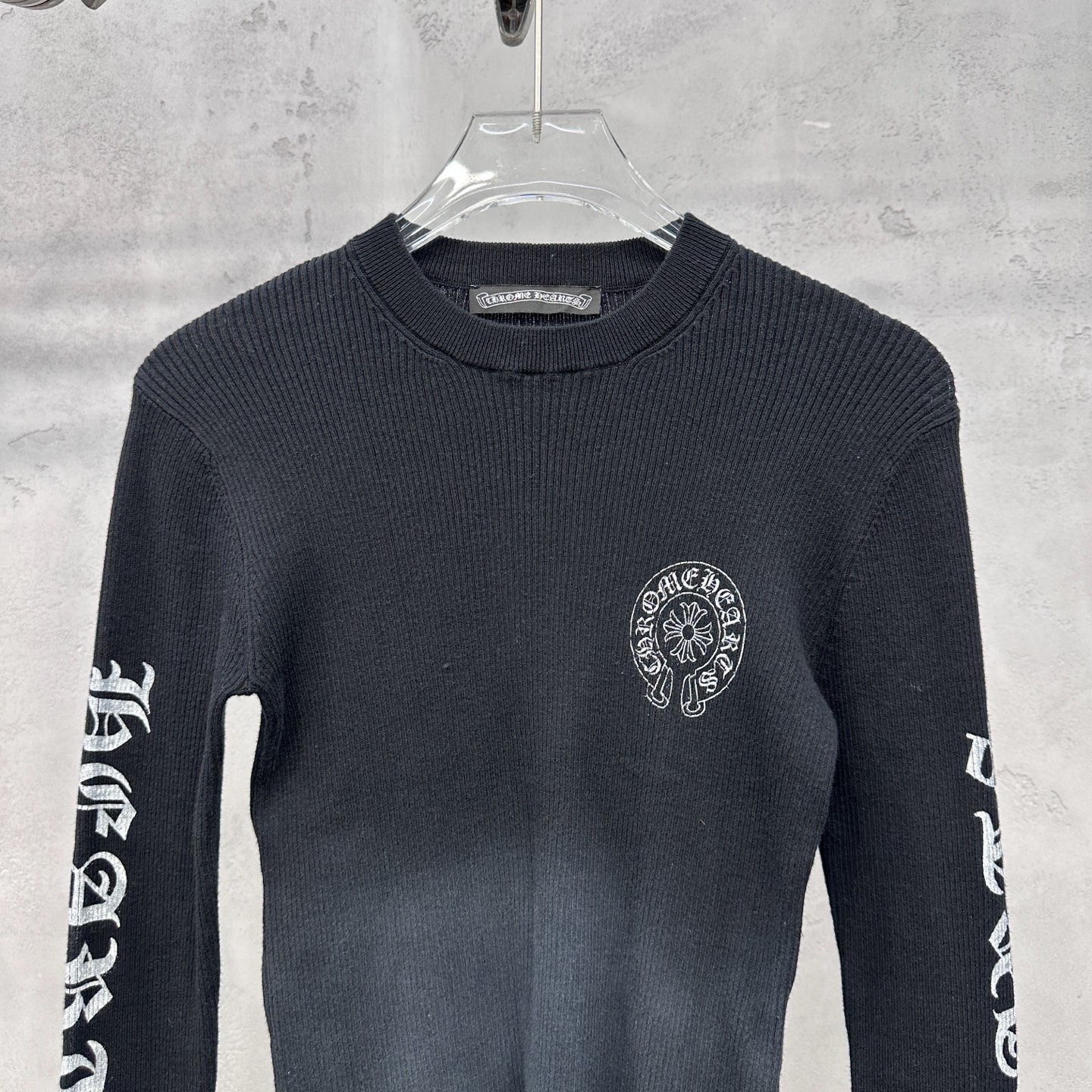 🌾克罗心 ｜ 新款毛织打底上衣，成衣洗水炒色加多处印花工艺，经典毛织长袖打底款式，尺码sml