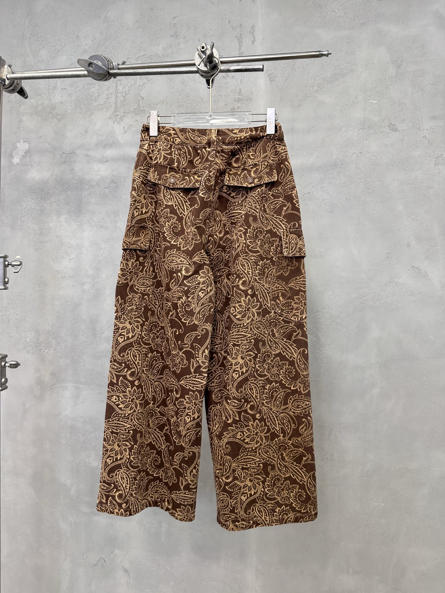 🌾Acne ｜ 新款休闲工装裤，成衣重洗水工艺加卡其布坯布印腰果花图案，时尚休闲，尺码sml