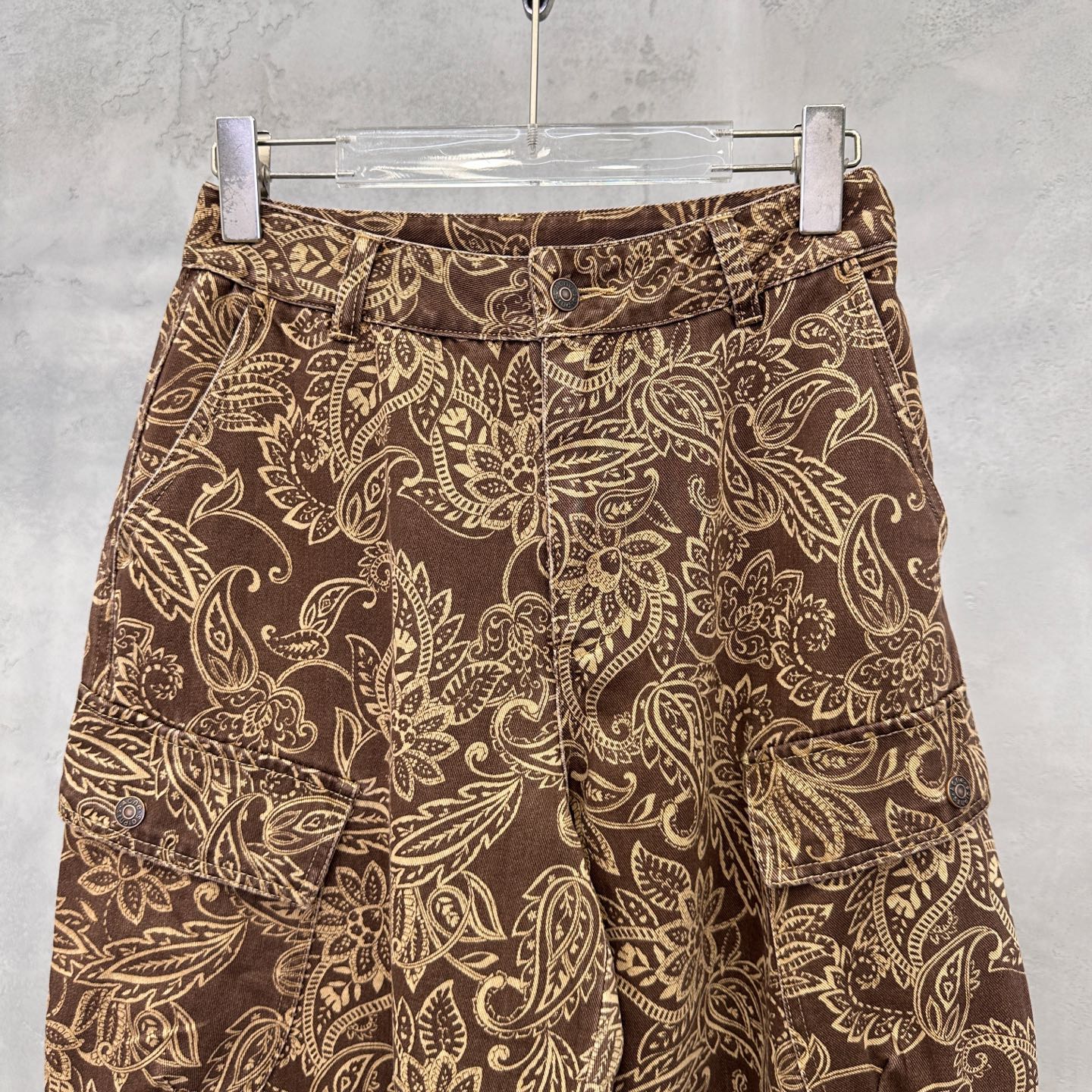 🌾Acne ｜ 新款休闲工装裤，成衣重洗水工艺加卡其布坯布印腰果花图案，时尚休闲，尺码sml