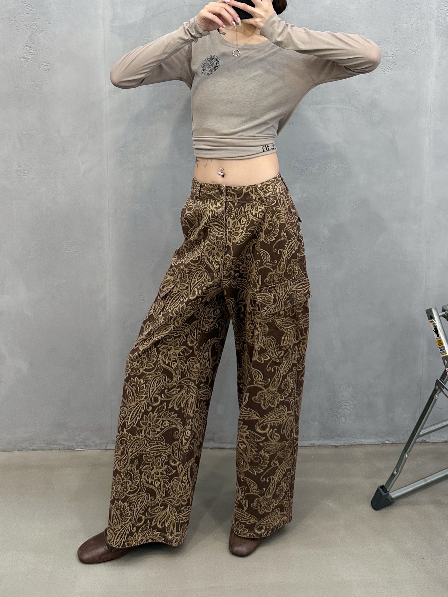 🌾Acne ｜ 新款休闲工装裤，成衣重洗水工艺加卡其布坯布印腰果花图案，时尚休闲，尺码sml