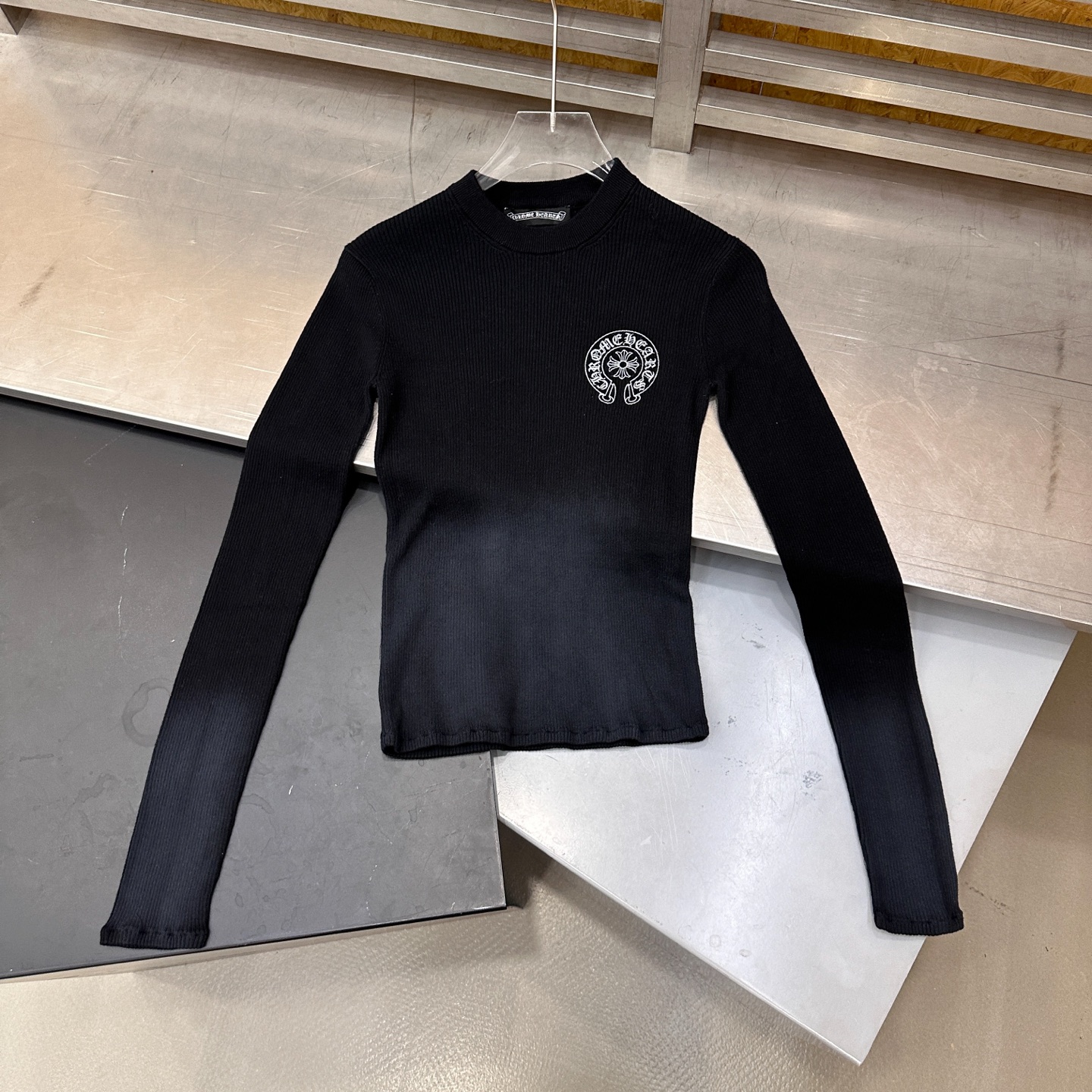 🌾克罗心 ｜ 新款毛织打底，成衣洗水炒色喷色加多处印花工艺，休闲时尚，尺码sml