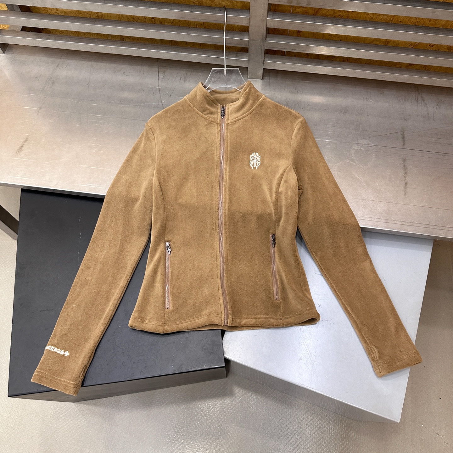 🌾克罗心 ｜ 新款保暖开衫，经典刺绣标加高密保暖摇粒绒面料，经典时尚款式，尺码sml