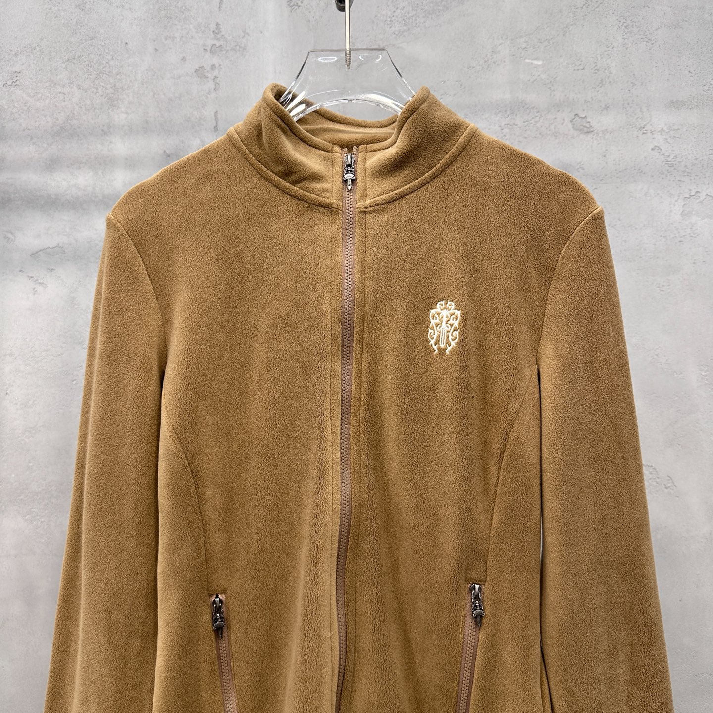 🌾克罗心 ｜ 新款保暖开衫，经典刺绣标加高密保暖摇粒绒面料，经典时尚款式，尺码sml