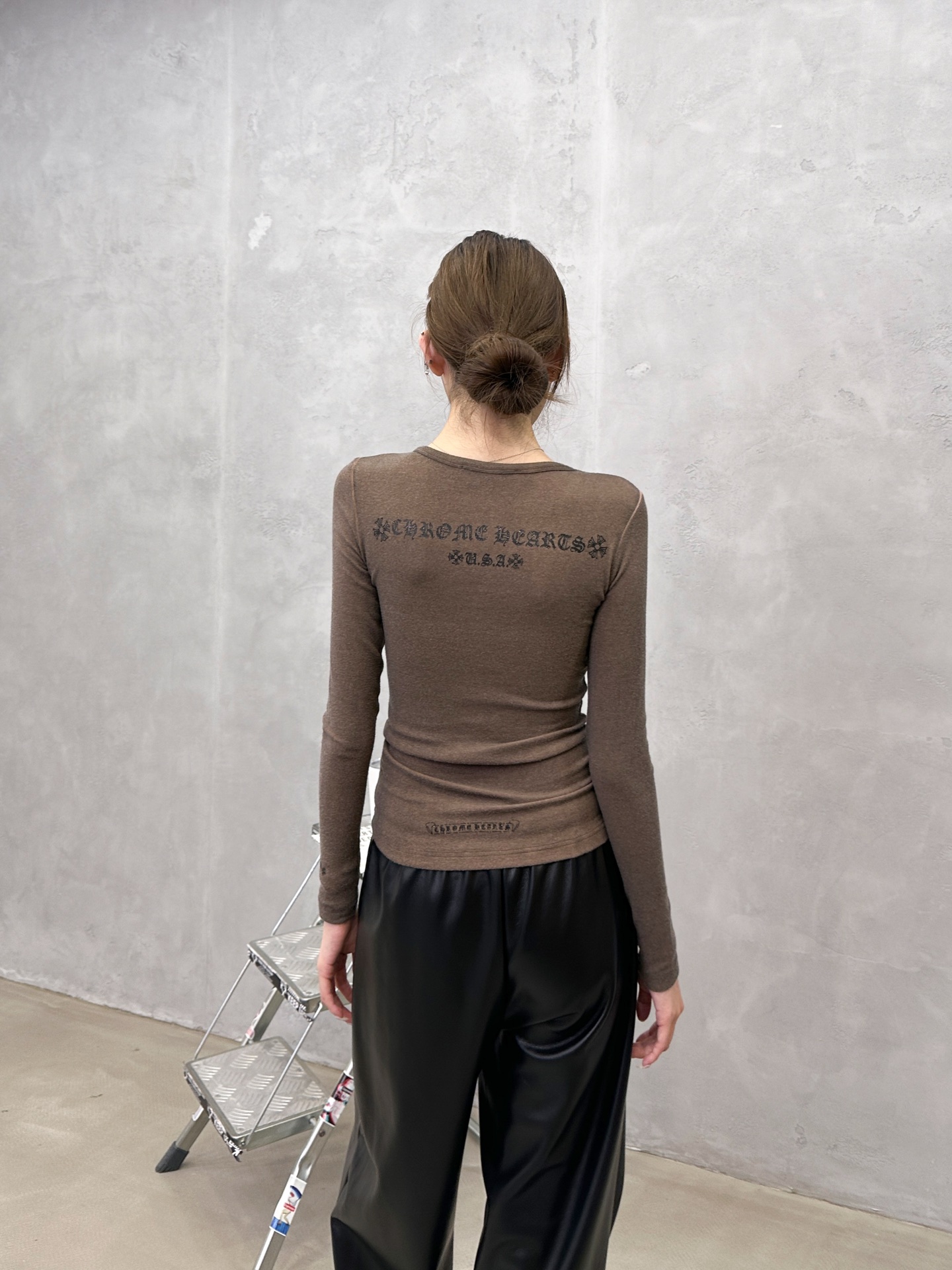 🌾克罗心 ｜ 新款长袖打底，成衣洗水炒色工艺加5处印花，人棉混纺面料亲肤感超强，尺码sml