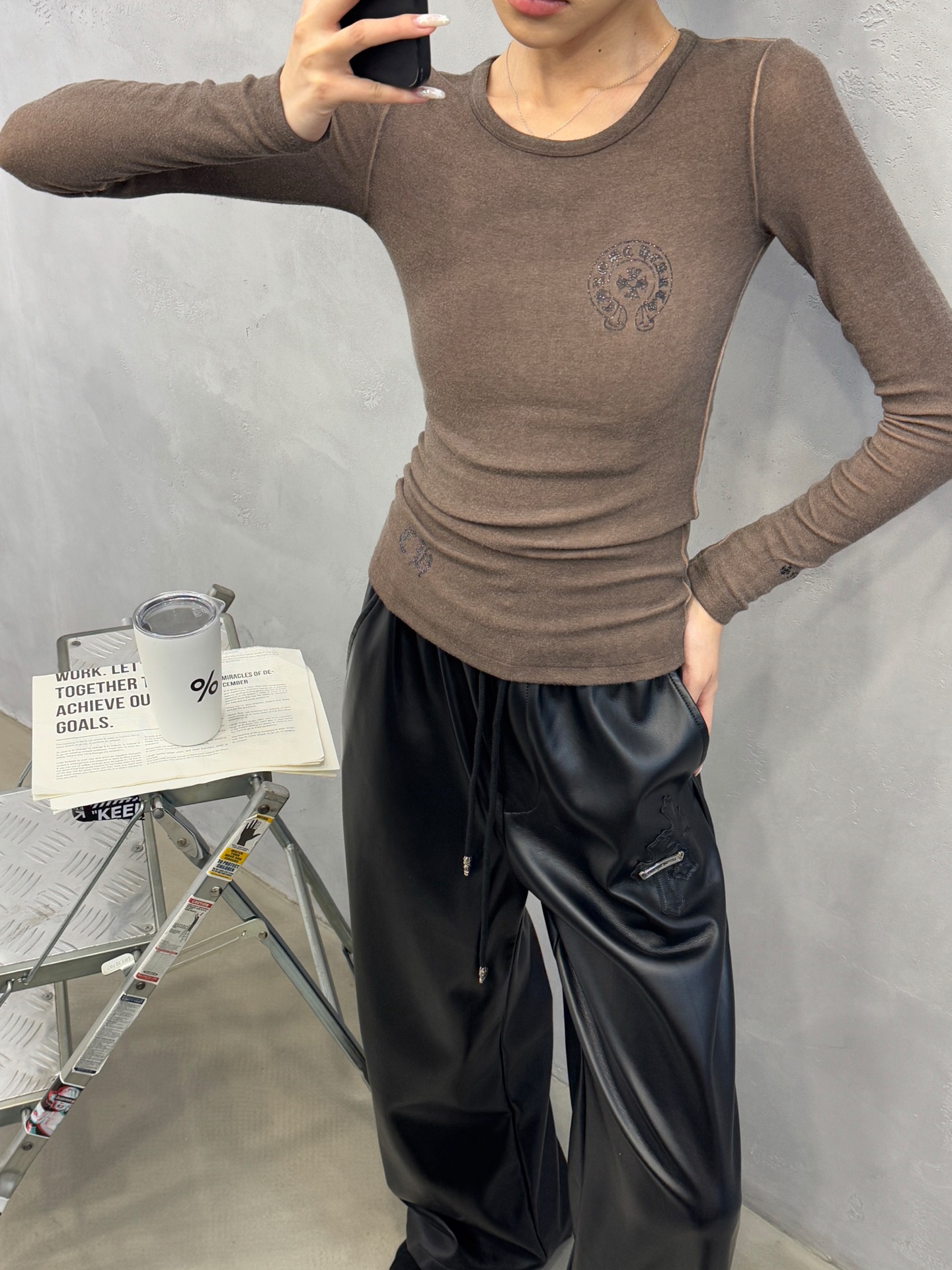 🌾克罗心 ｜ 新款长袖打底，成衣洗水炒色工艺加5处印花，人棉混纺面料亲肤感超强，尺码sml