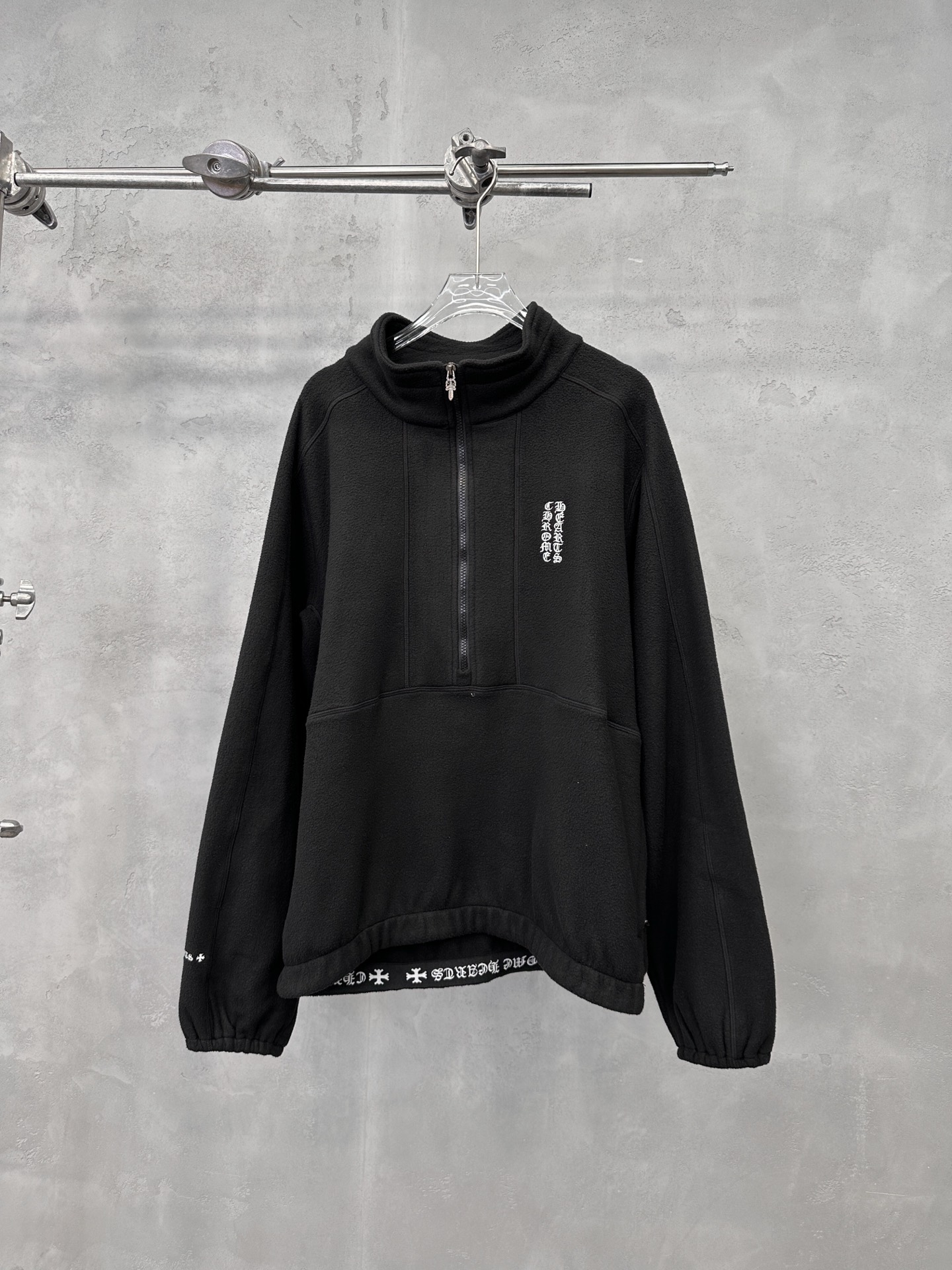 🌾克罗心 ｜ 新款套头卫衣，经典刺绣标，时尚套头卫衣款式，高密摇粒绒保暖面料，男女同款，尺码sml