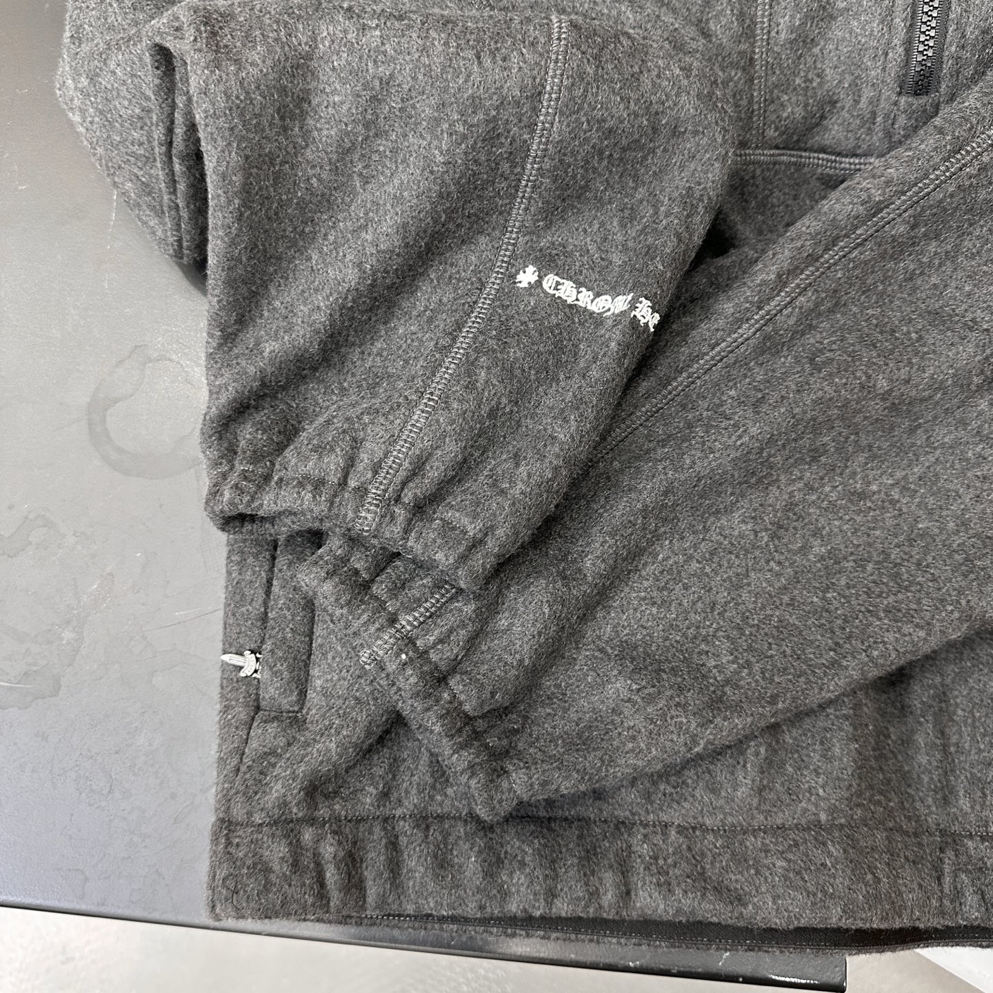 🌾克罗心 ｜ 新款套头卫衣，经典刺绣标，时尚套头卫衣款式，高密摇粒绒保暖面料，男女同款，尺码sml