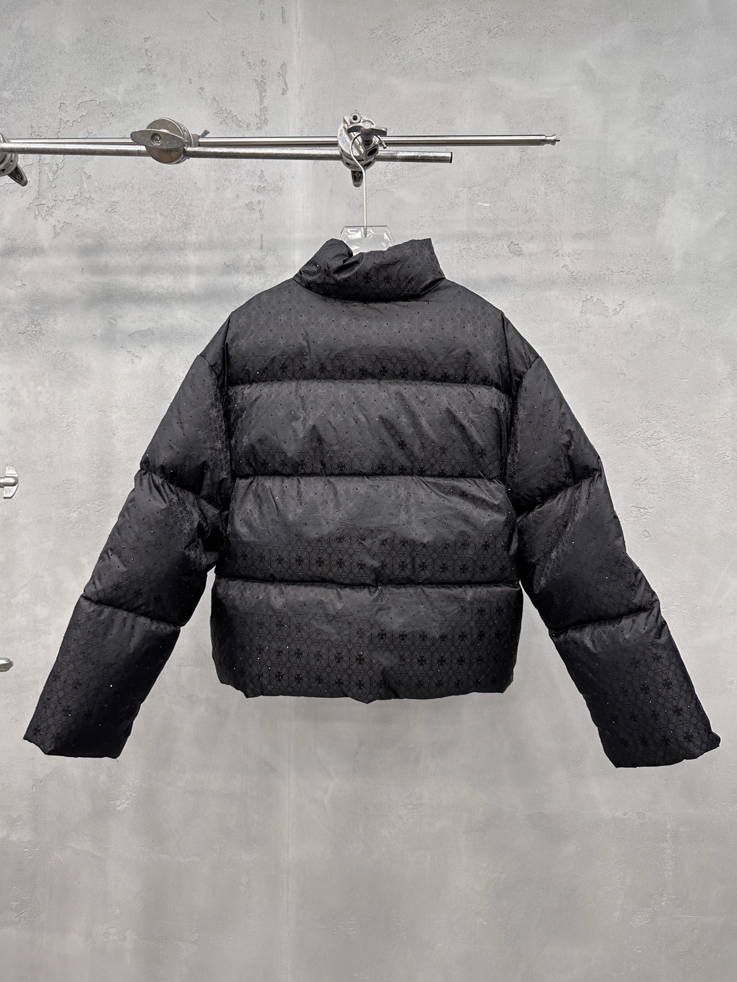 🌾克罗心 ｜ 新款羽绒服，品牌经典提花面料加全身成衣烫钻工艺，90白鹅绒填充，尺码sml