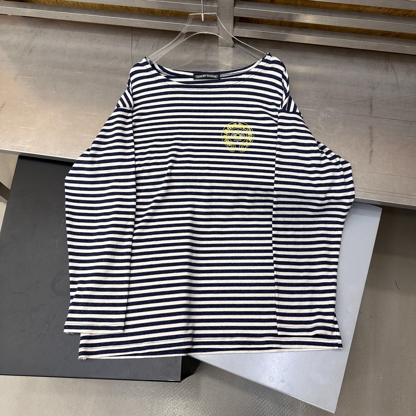 🌾克罗心 ｜ 新款长袖t，成衣洗水多处印花工艺，散口剪边做工，人棉混纺条纹面料，休闲时尚，尺码sml