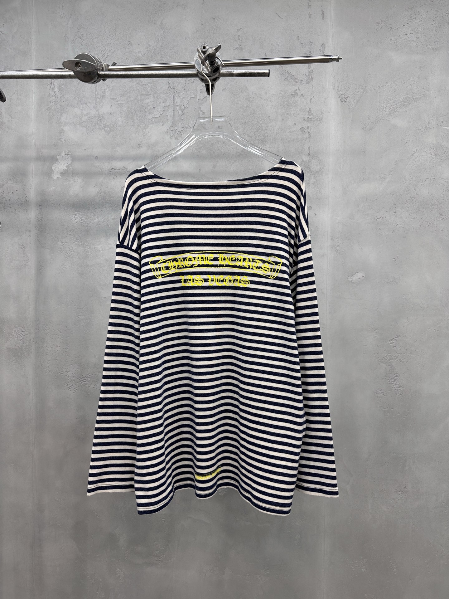 🌾克罗心 ｜ 新款长袖t，成衣洗水多处印花工艺，散口剪边做工，人棉混纺条纹面料，休闲时尚，尺码sml