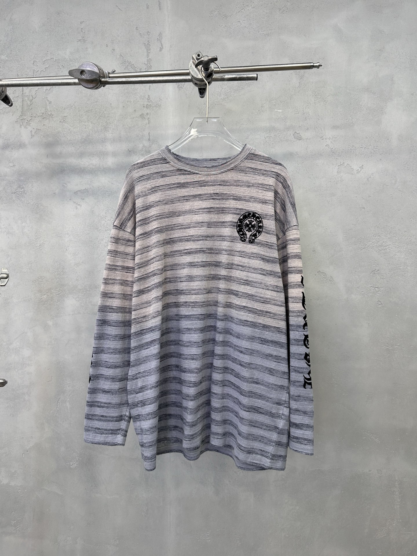 🌾克罗心 ｜ 新款长袖t，成衣洗水喷色吊磨工艺加成衣植绒印花，男女同款，尺码sml