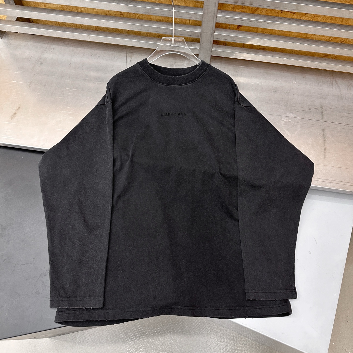 🌾巴黎 ｜ 新款长袖t，成衣洗水喷色工艺加成衣烫钻，男女同款，尺码sml