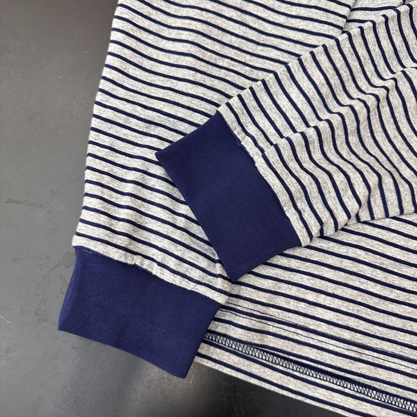 🌾miu ｜ 新款长袖t，成衣洗水工艺加经典贴布绣标，全棉条纹面料，休闲时尚，尺码sml