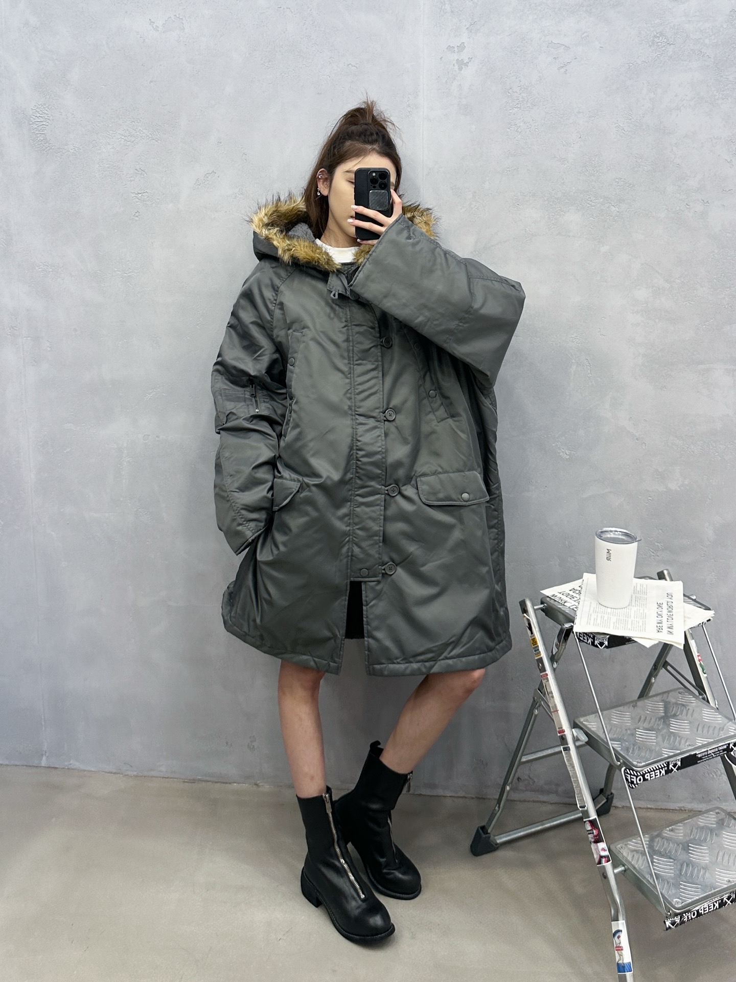 🌾 NEW｜新款棉服，进口再生尼龙面料，厚实保暖手感顺滑，工装多口袋设计实用性强，腰部抽绳可调节，长款版