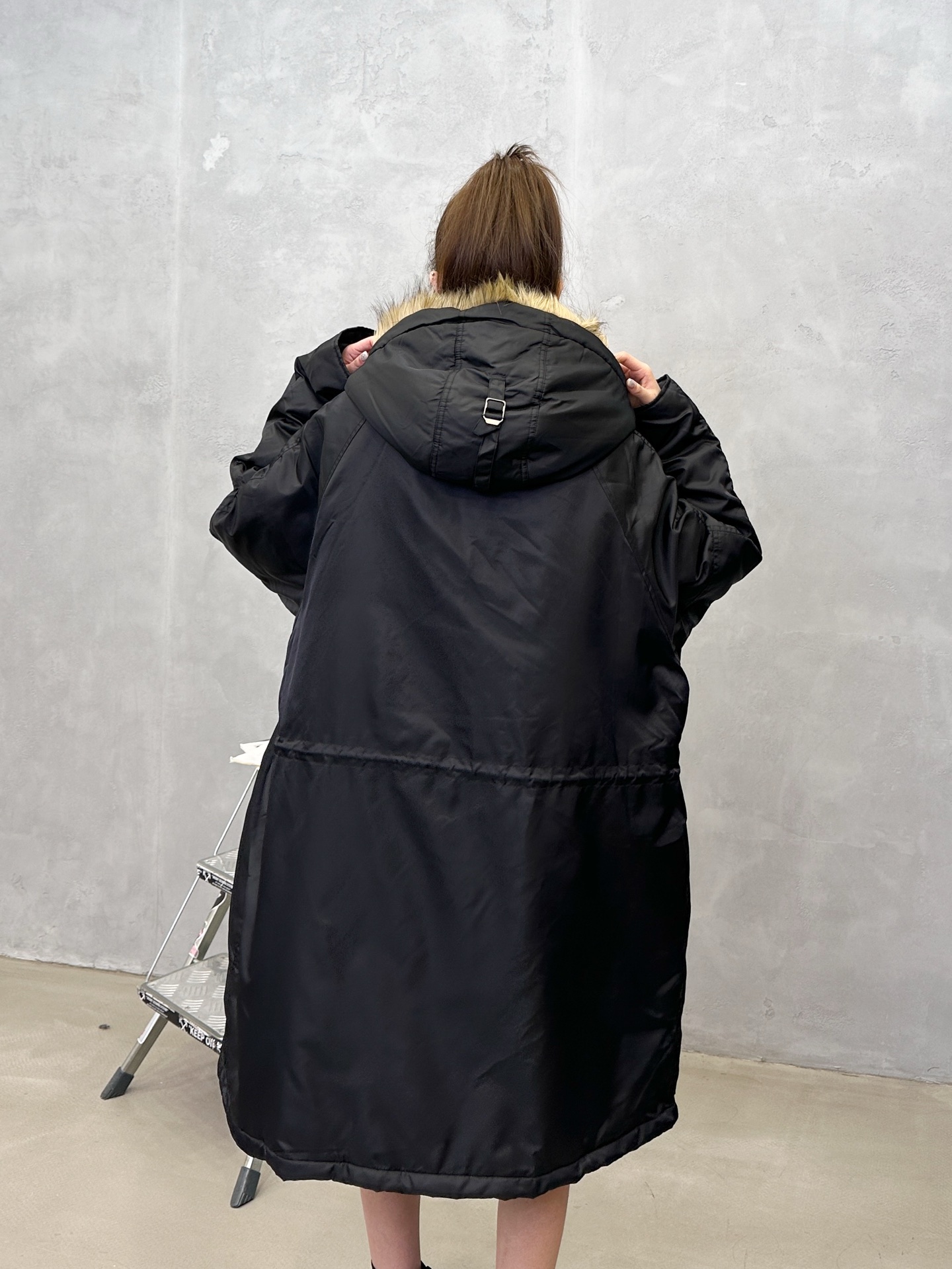 🌾 NEW｜新款棉服，进口再生尼龙面料，厚实保暖手感顺滑，工装多口袋设计实用性强，腰部抽绳可调节，长款版