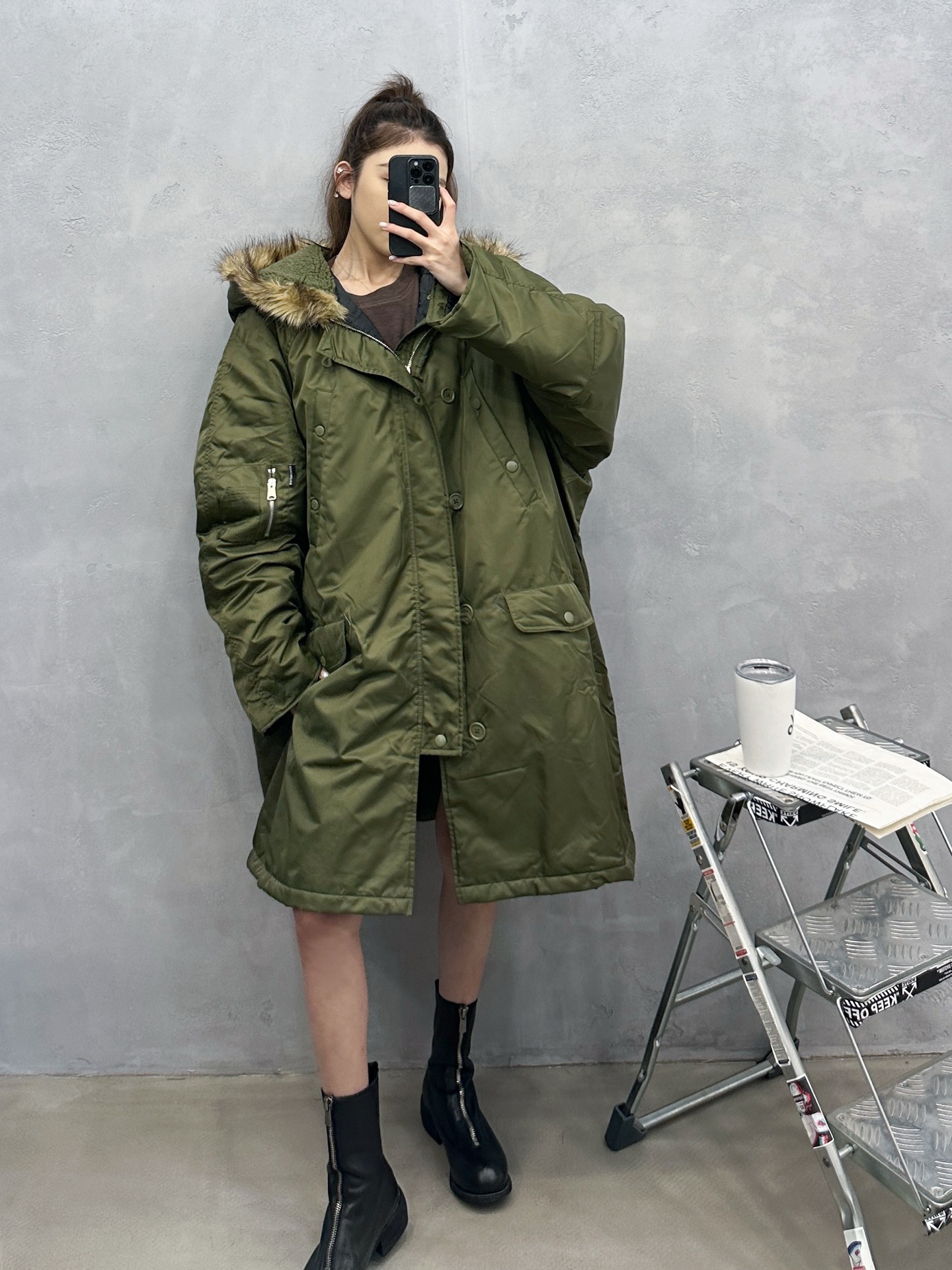 🌾 NEW｜新款棉服，进口再生尼龙面料，厚实保暖手感顺滑，工装多口袋设计实用性强，腰部抽绳可调节，长款版