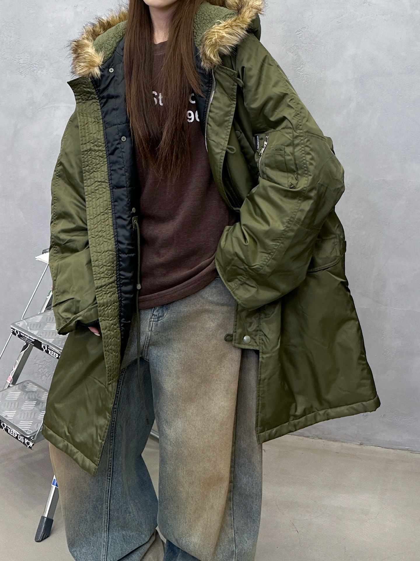 🌾 NEW｜新款棉服，进口再生尼龙面料，厚实保暖手感顺滑，工装多口袋设计实用性强，腰部抽绳可调节，长款版