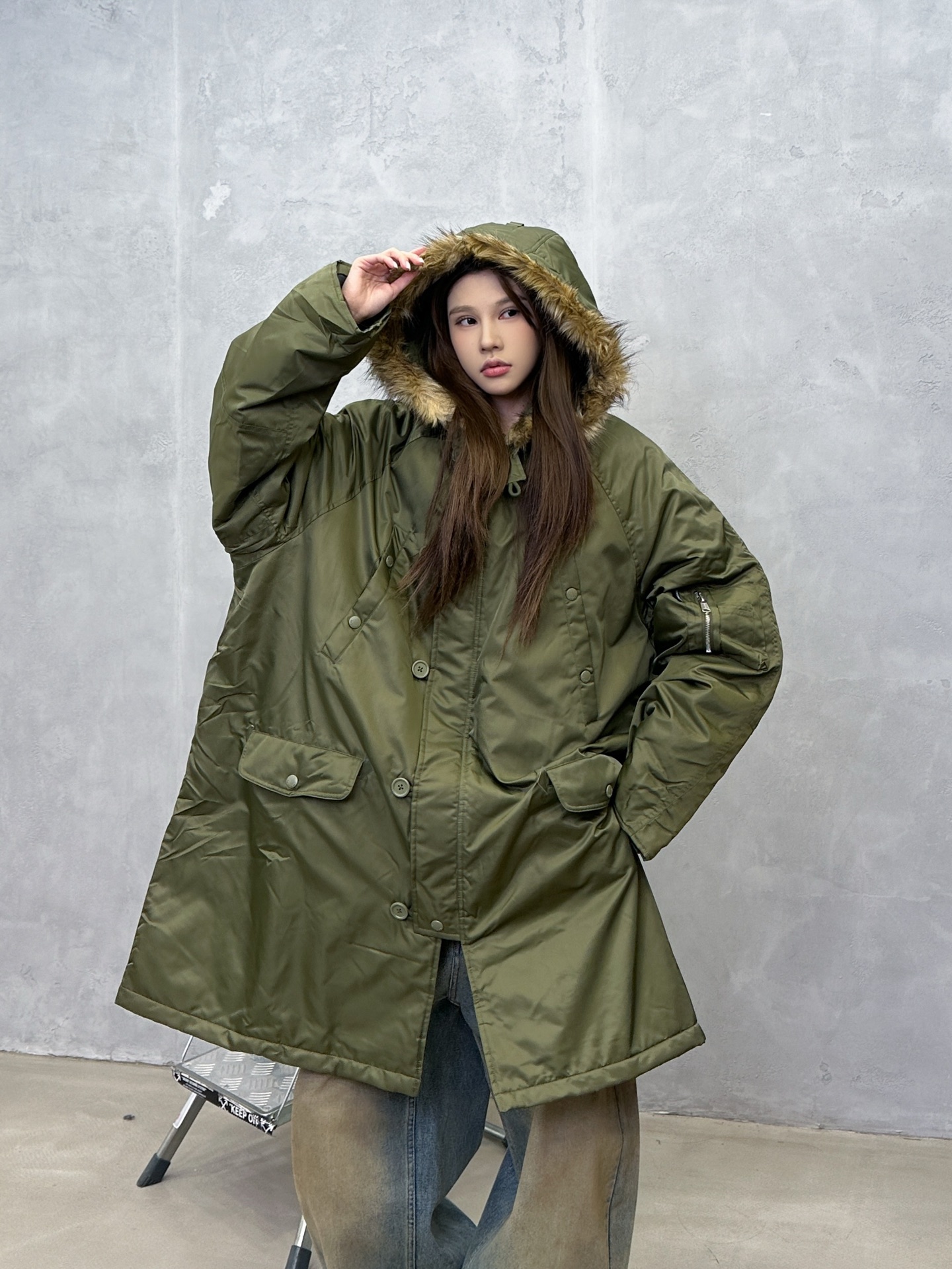 🌾 NEW｜新款棉服，进口再生尼龙面料，厚实保暖手感顺滑，工装多口袋设计实用性强，腰部抽绳可调节，长款版