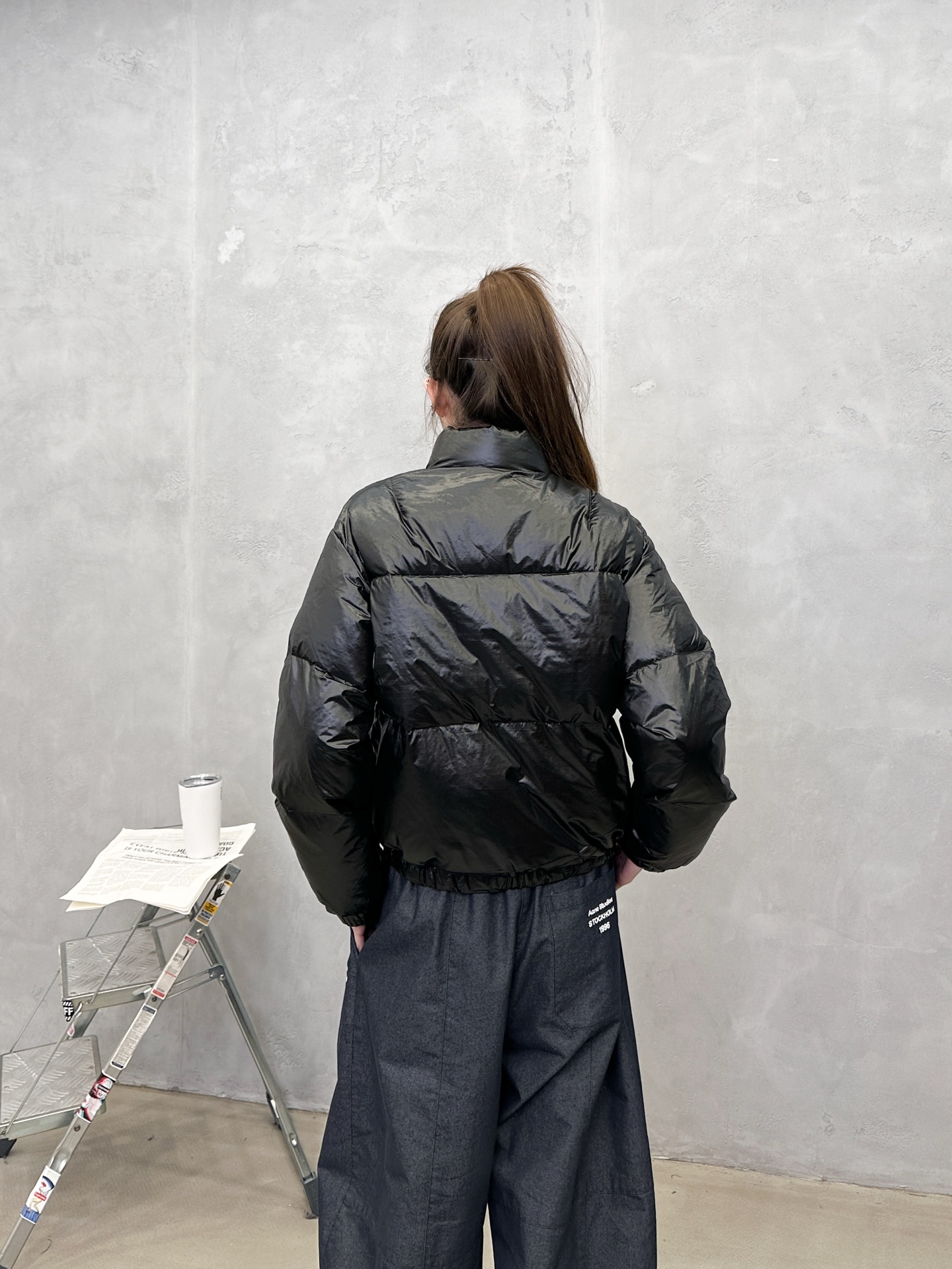 🌾ACNE｜新款羽绒服，进口超密纤维面布，手感舒适柔软细腻，90白鸭绒填充保暖实穿，短款版型小个子友好，