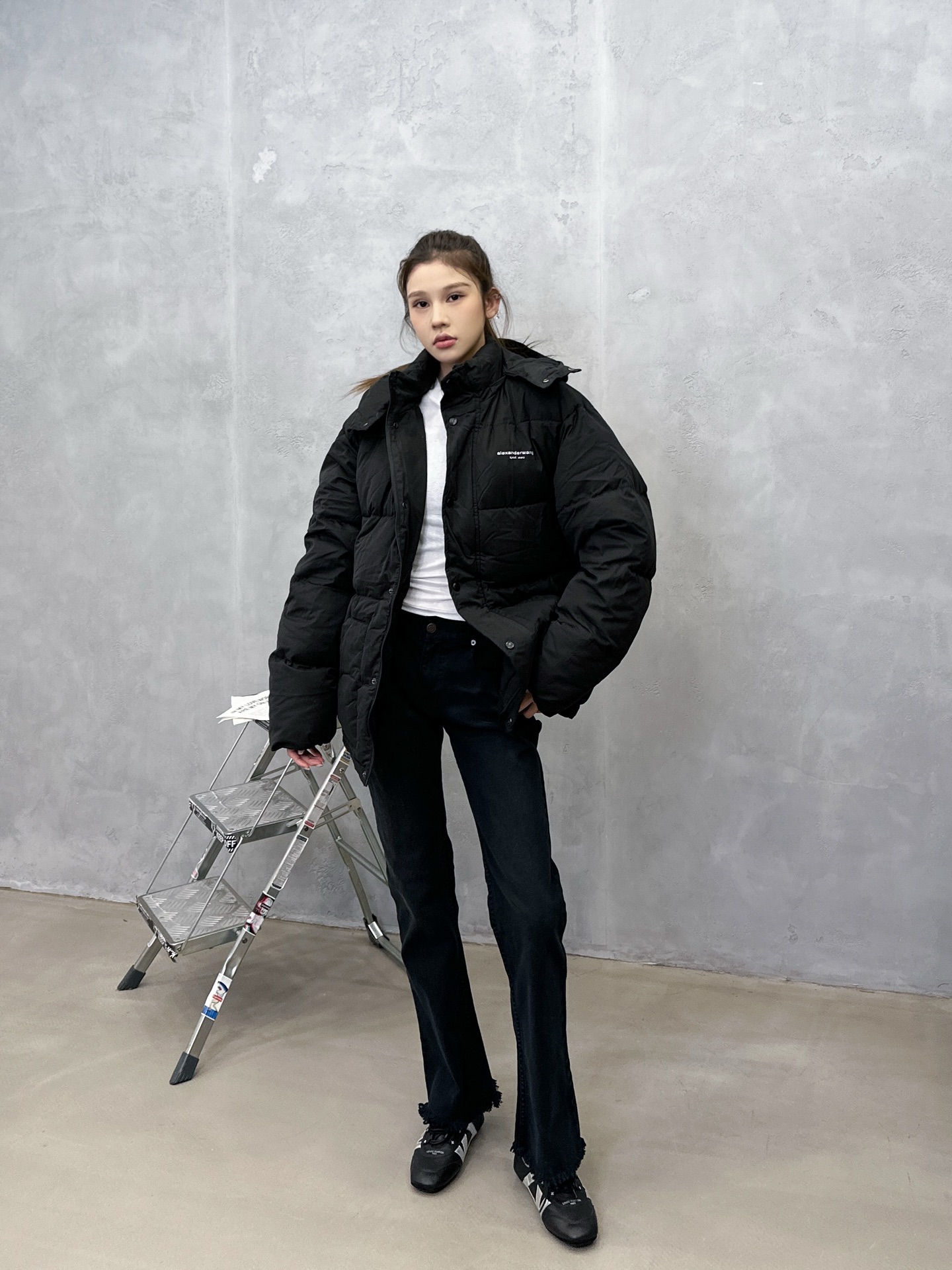 🌾AW｜新款羽绒服，磨毛棉面料手感柔软肉感十足，连帽设计运动休闲，绗缝车线不易跑绒，内胆90白鸭绒填充，