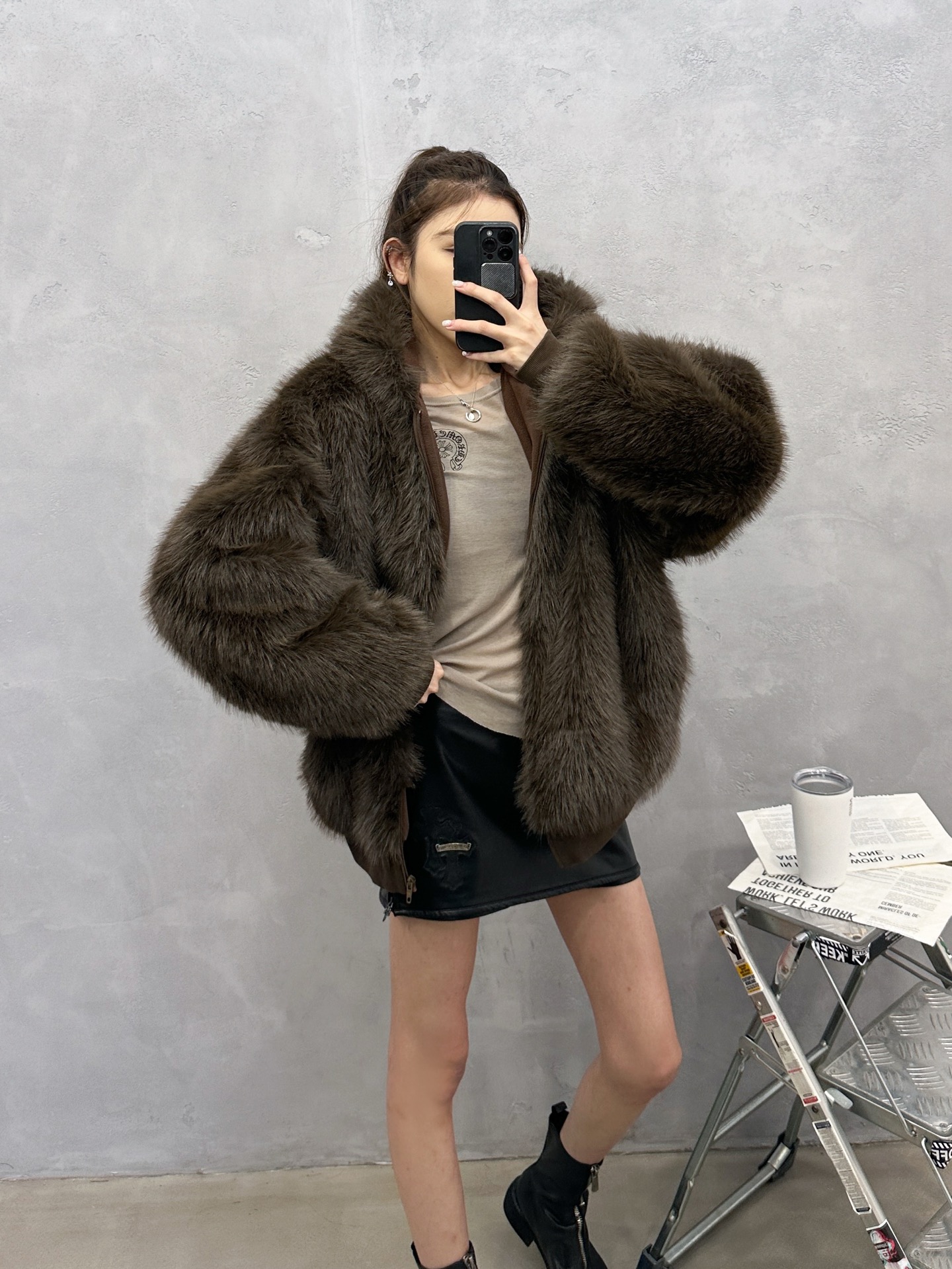 🌾NEW｜新款外套，进口环保皮草面布，里布采用高密度颗粒绒面料，柔软贴身保暖舒适，连帽设计俏皮可爱，宽松