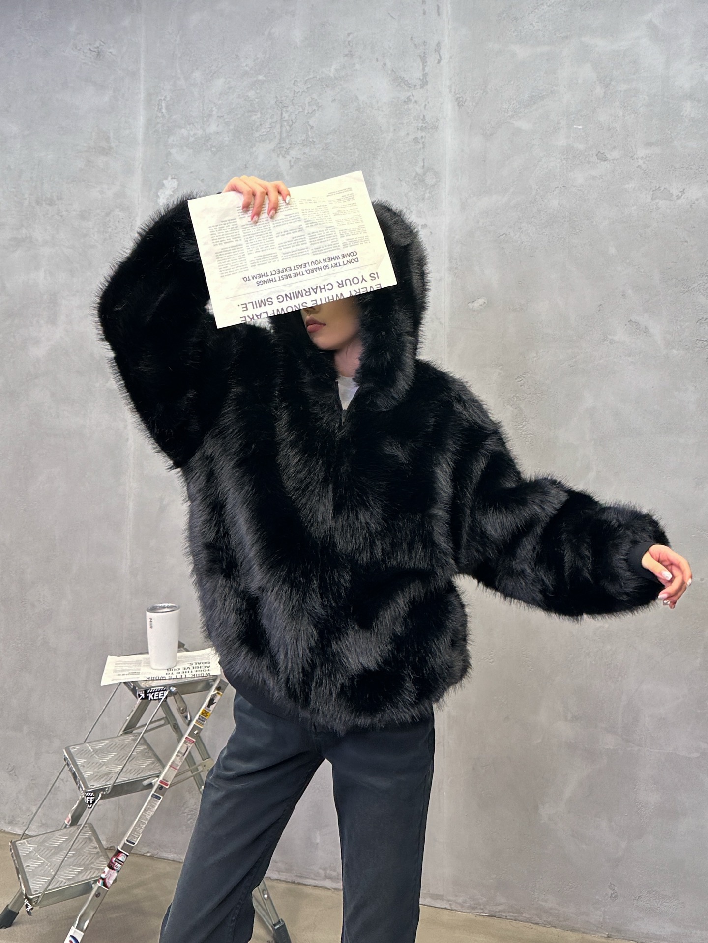 🌾NEW｜新款外套，进口环保皮草面布，里布采用高密度颗粒绒面料，柔软贴身保暖舒适，连帽设计俏皮可爱，宽松